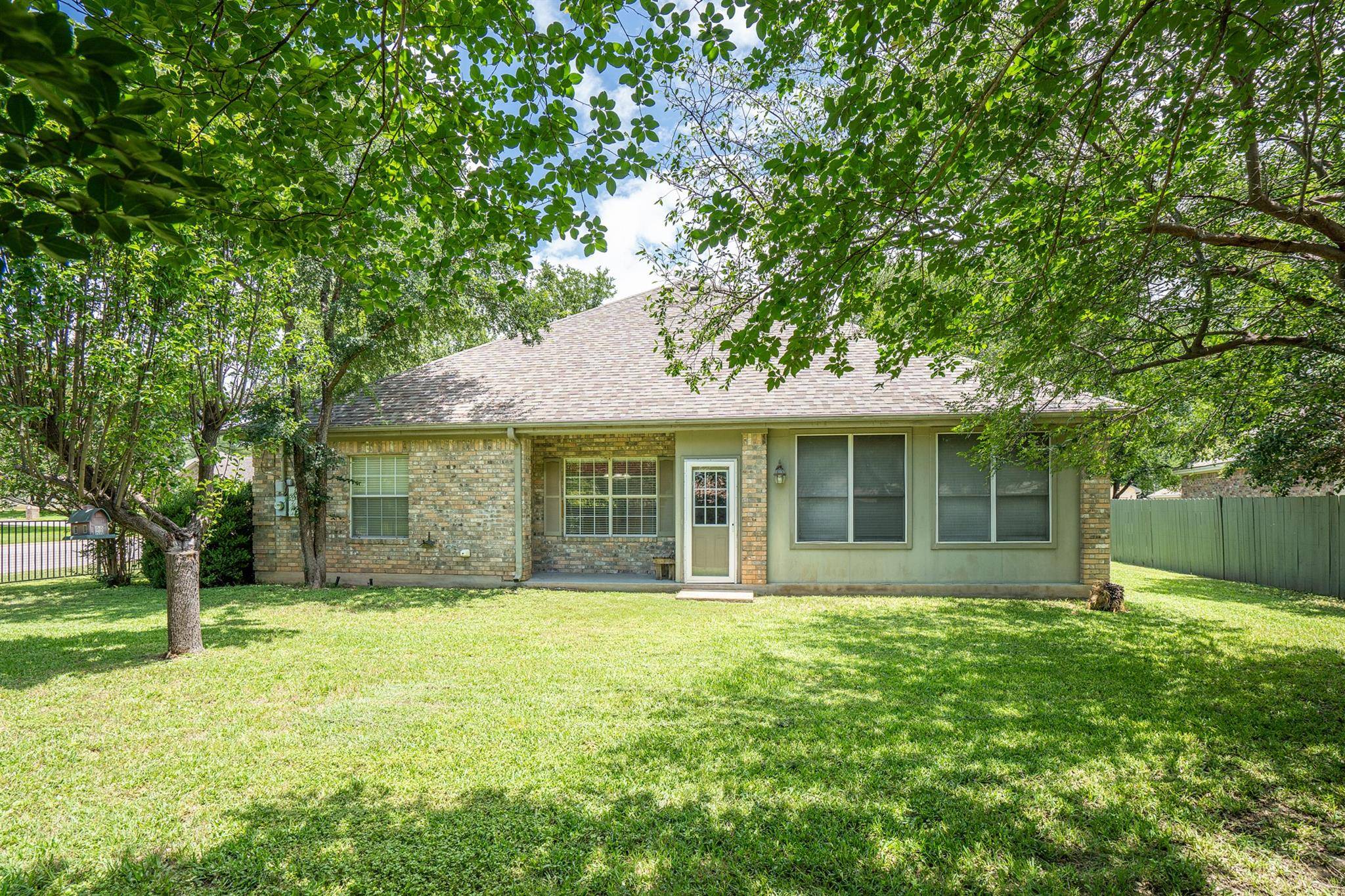 2912 Brandy LN, Georgetown, TX 78628