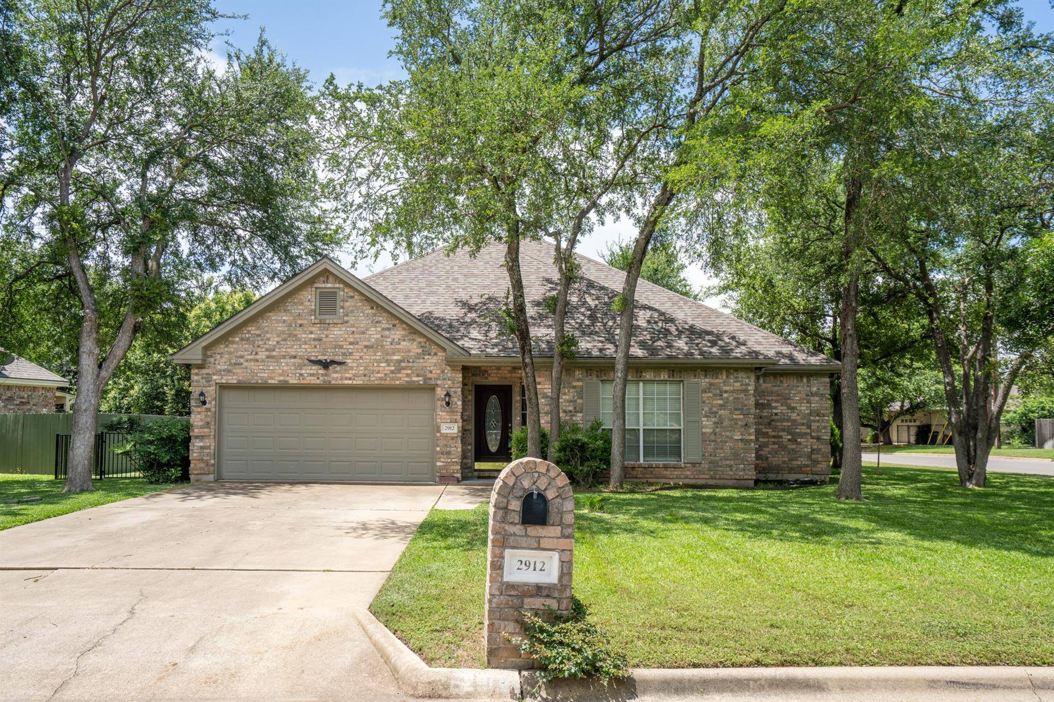 2912 Brandy LN, Georgetown, TX 78628