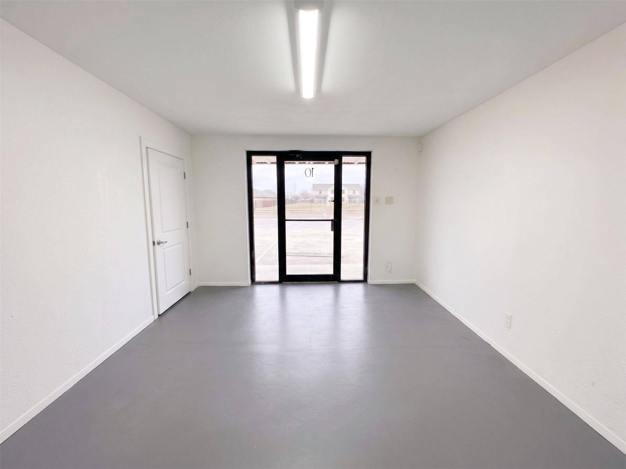 1419 Fleming DR #Warehouse 10, Seguin, TX 78155