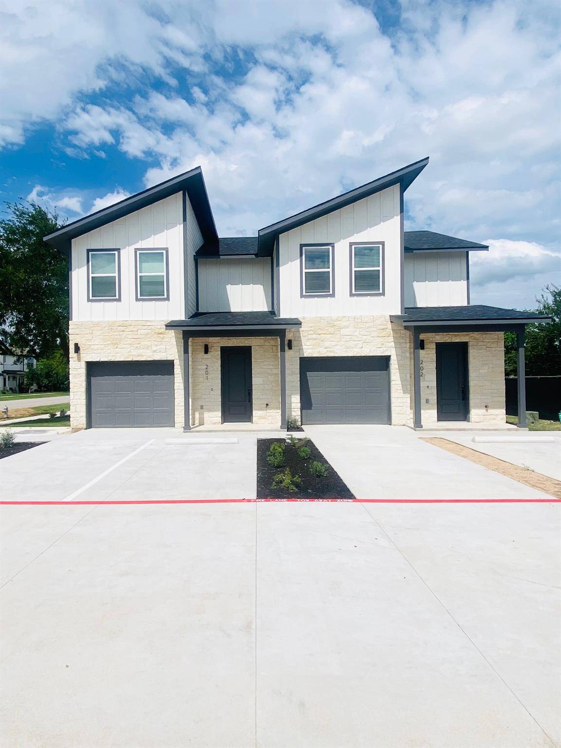 700 Horseshoe DR #101, Leander, TX 78641