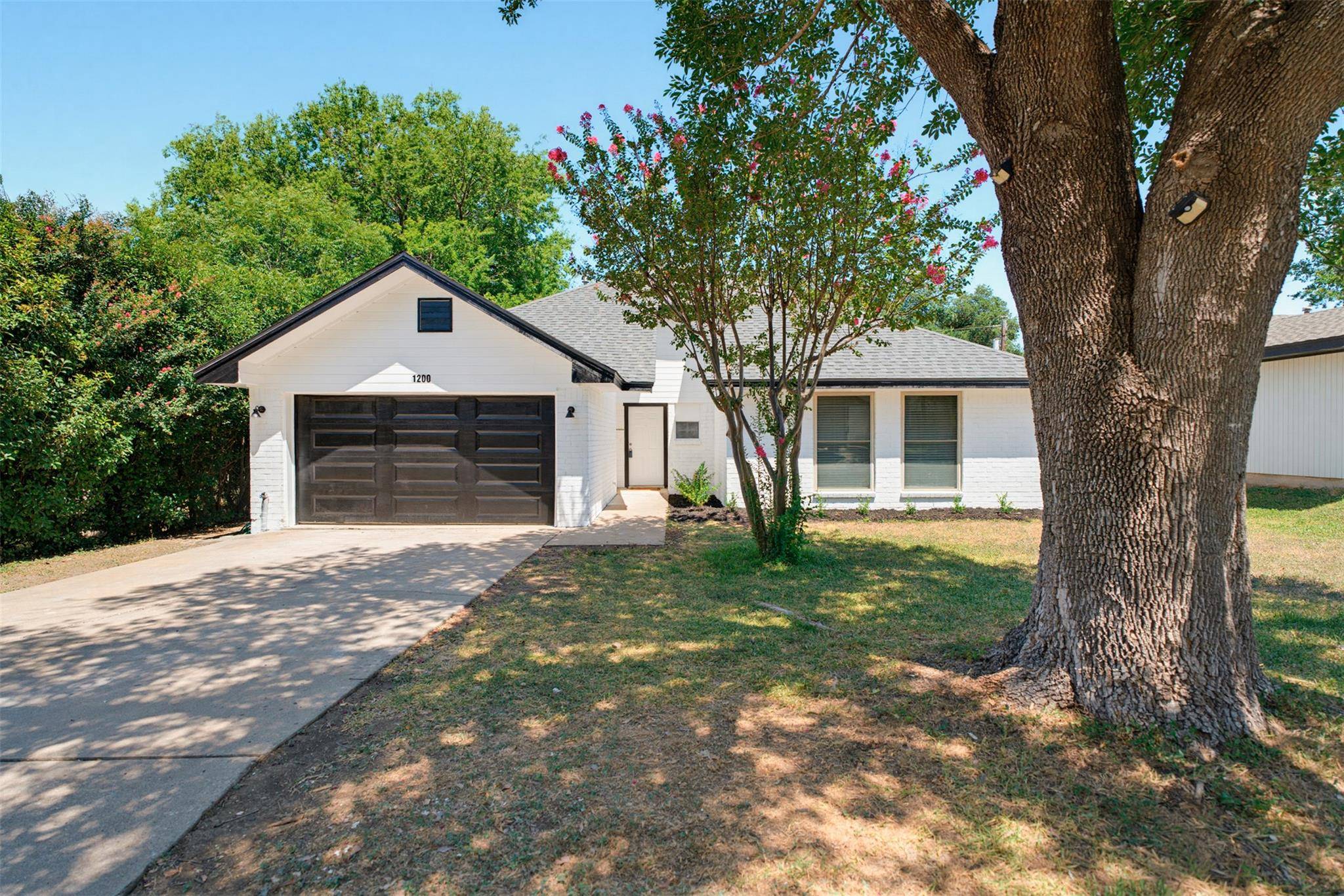 1200 Nottingham Hill RD, Round Rock, TX 78664