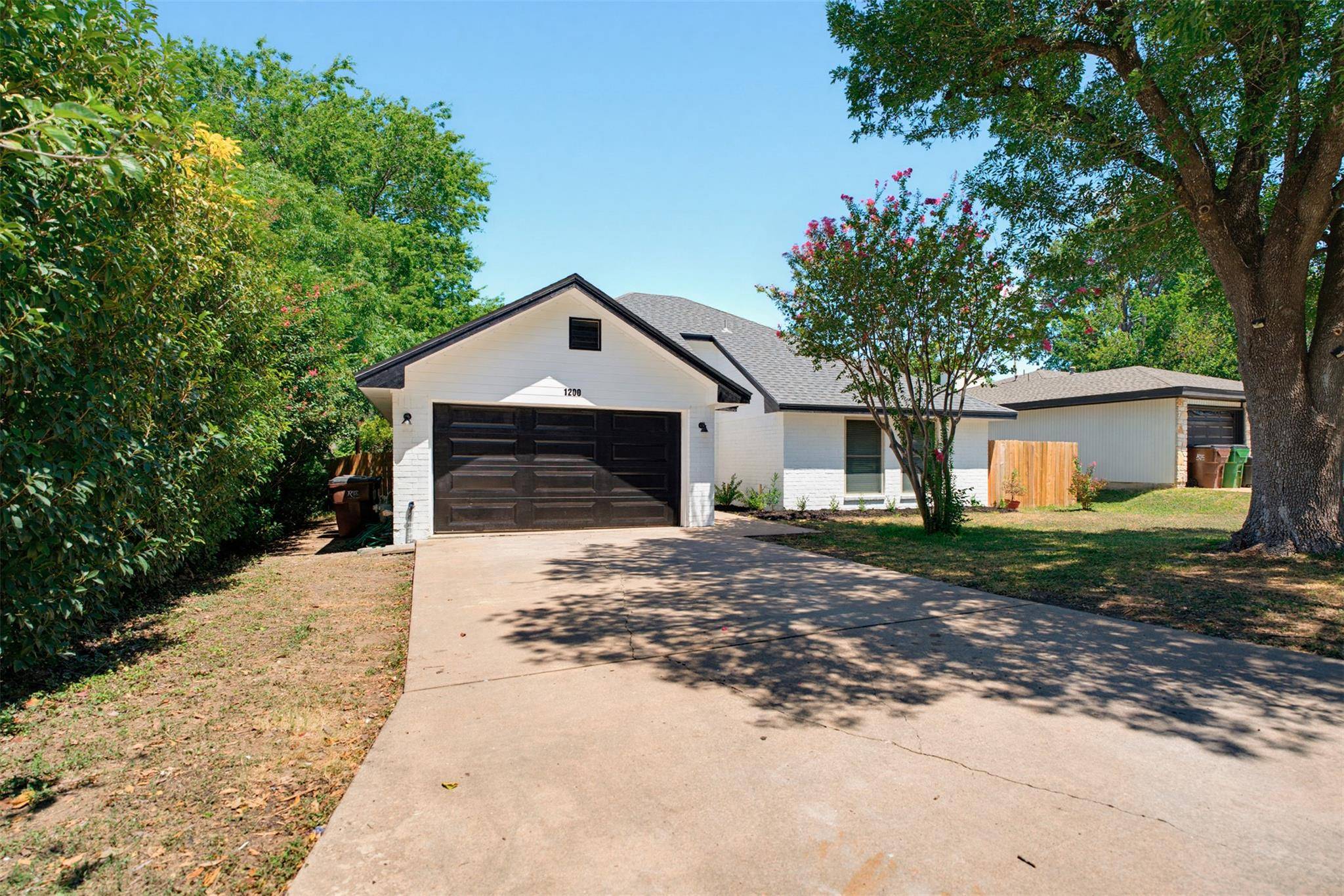 1200 Nottingham Hill RD, Round Rock, TX 78664