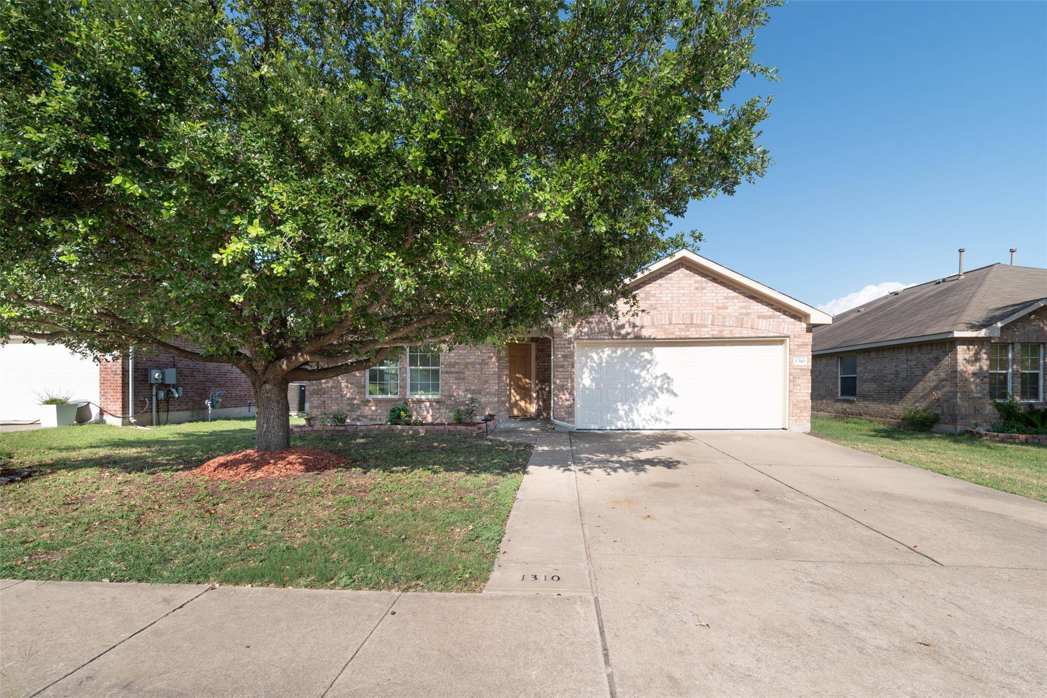 1310 Rainbow Parke DR, Round Rock, TX 78665