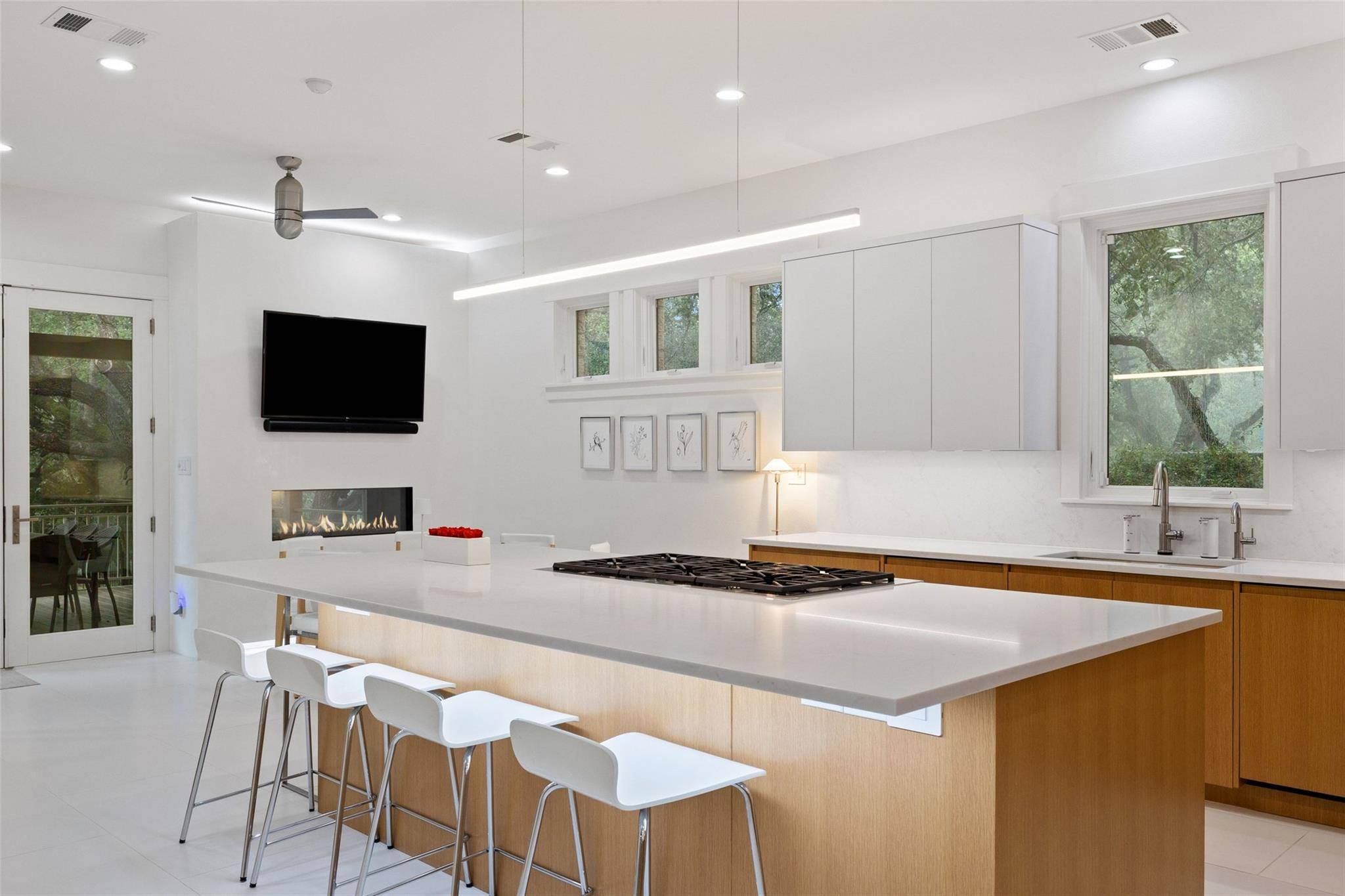 3413 Bunny RUN, Austin, TX 78746
