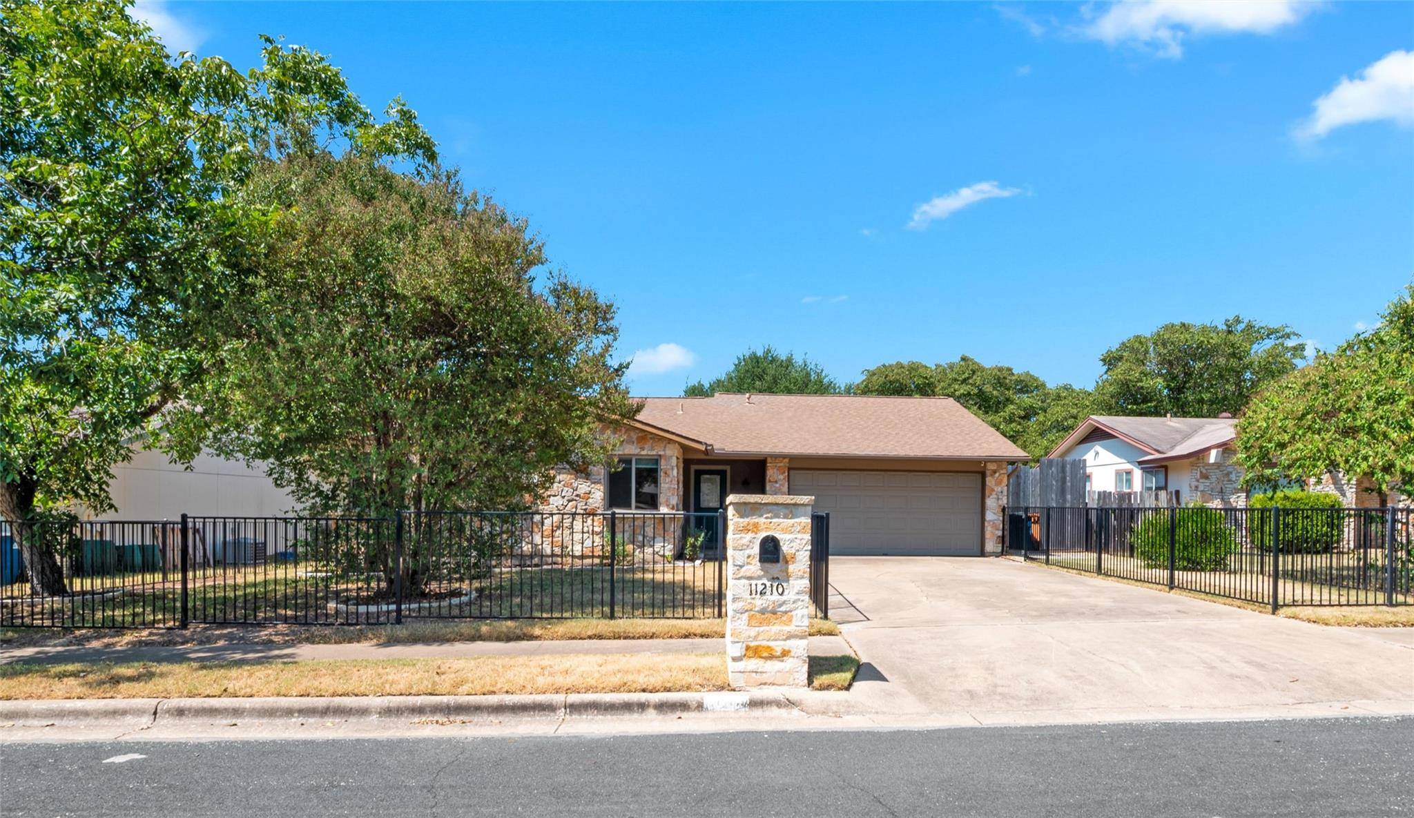 11210 Henge DR, Austin, TX 78759