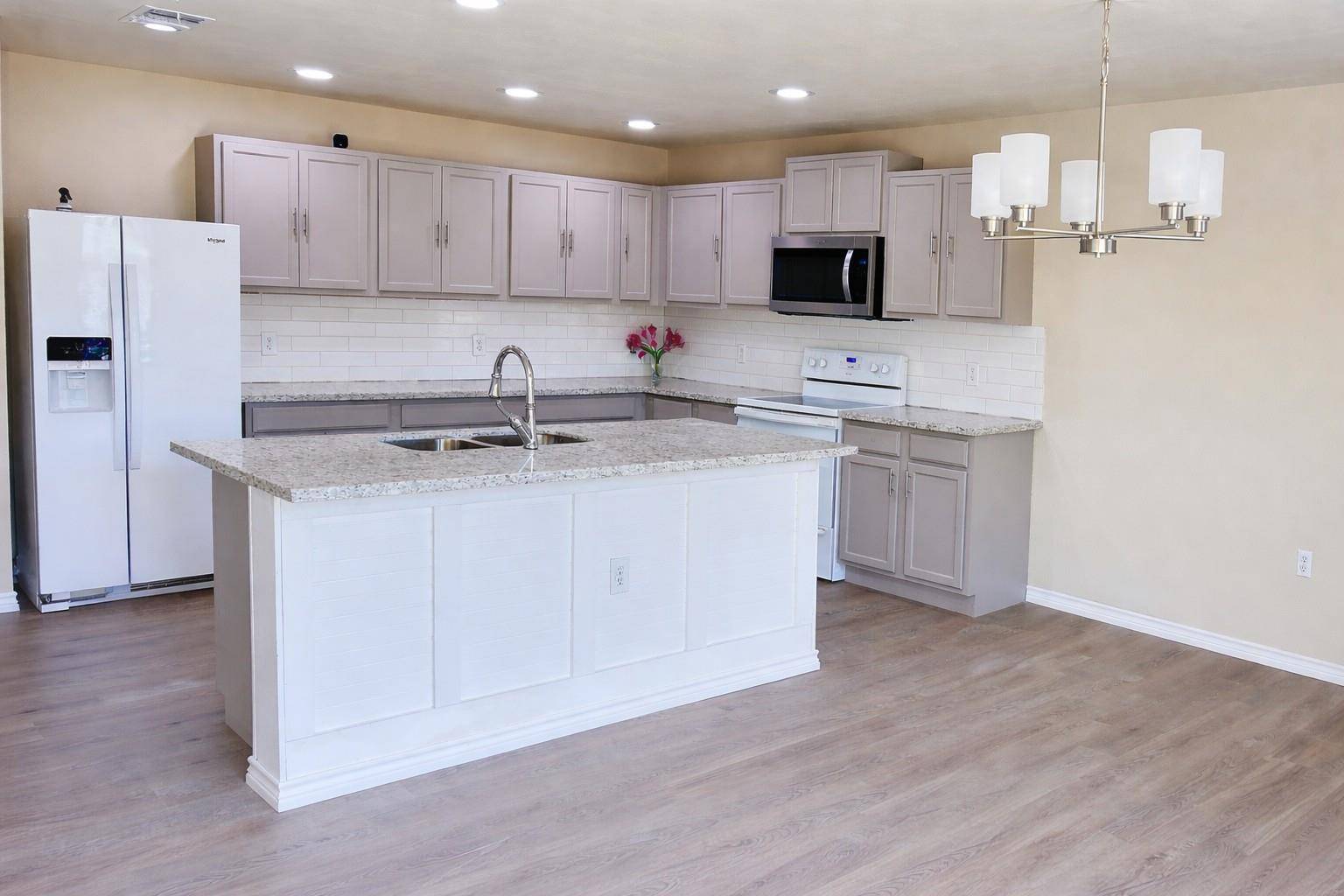 5211 Viewpoint DR, Austin, TX 78744