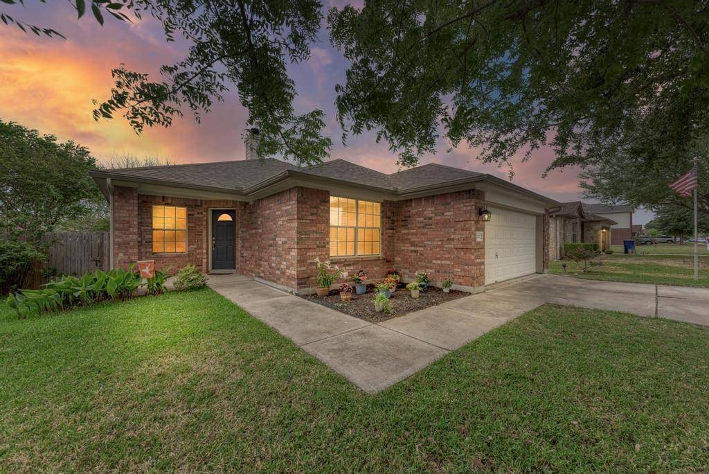 207 Kerley DR, Hutto, TX 78634