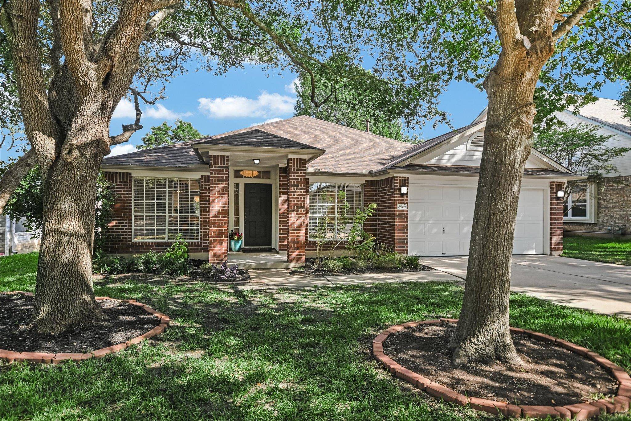 8909 Lanna Bluff LOOP, Austin, TX 78749