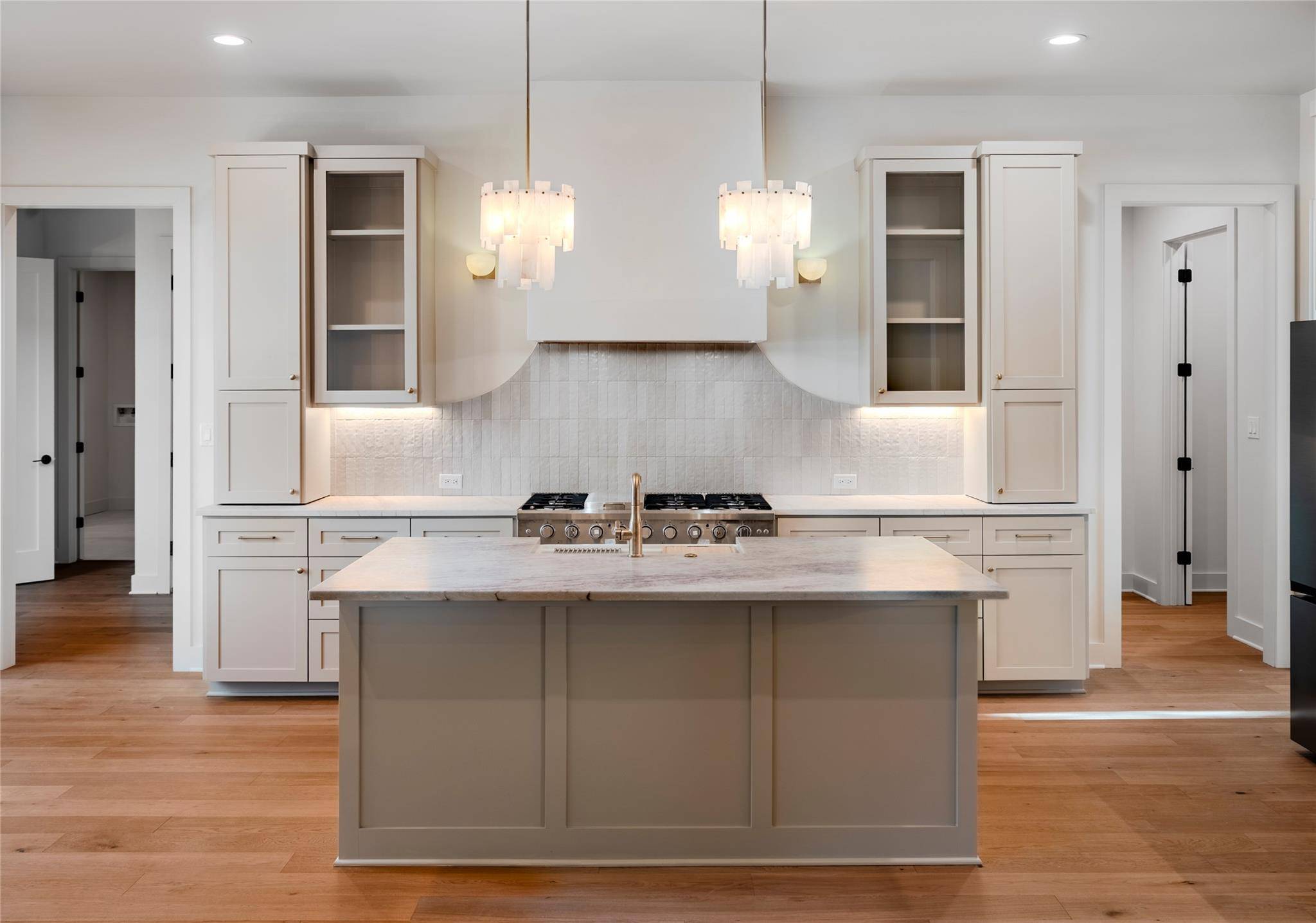 301 Onion Creek LN, Driftwood, TX 78619
