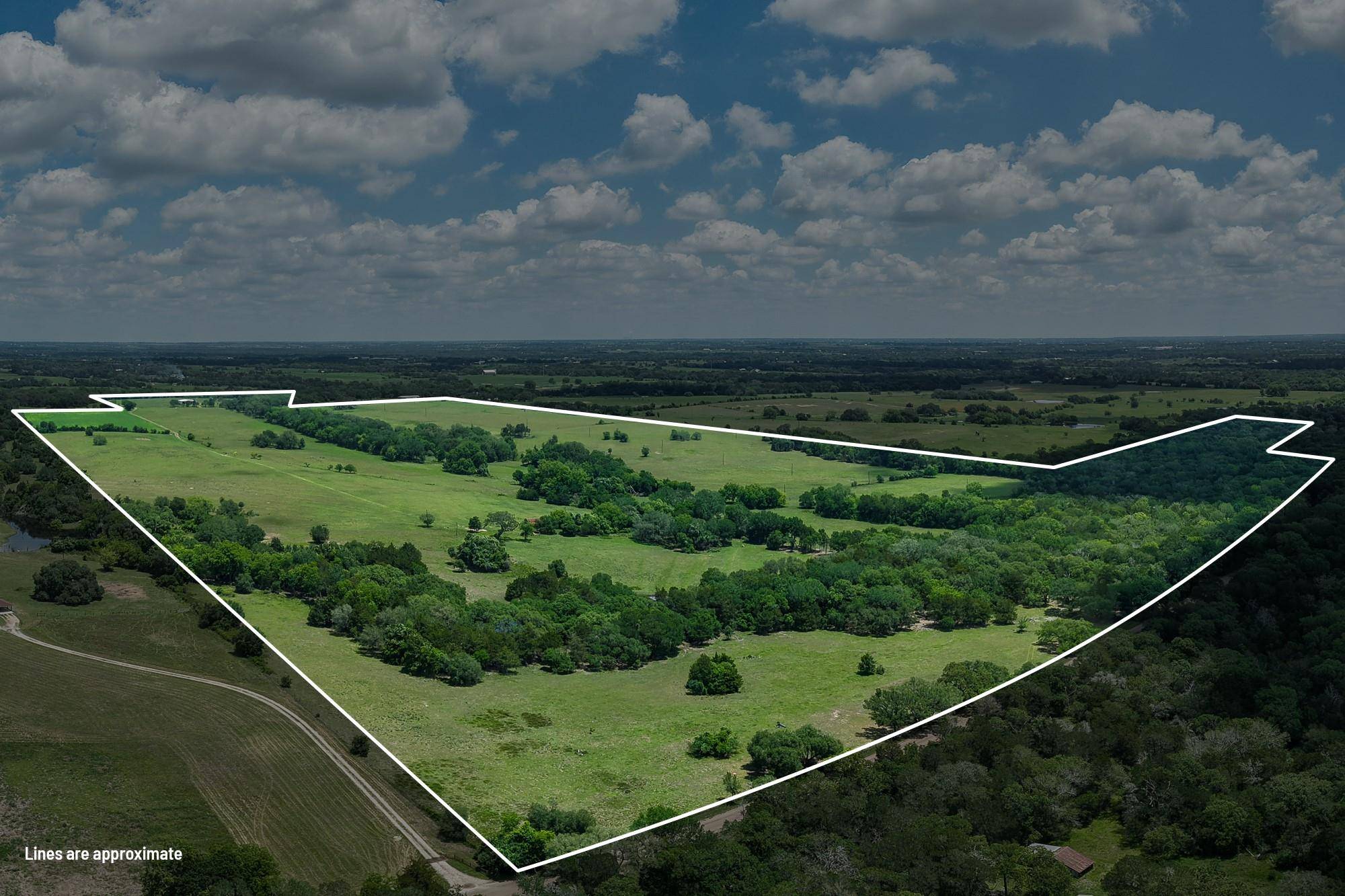 5018 Wolters RD, Schulenburg, TX 78956