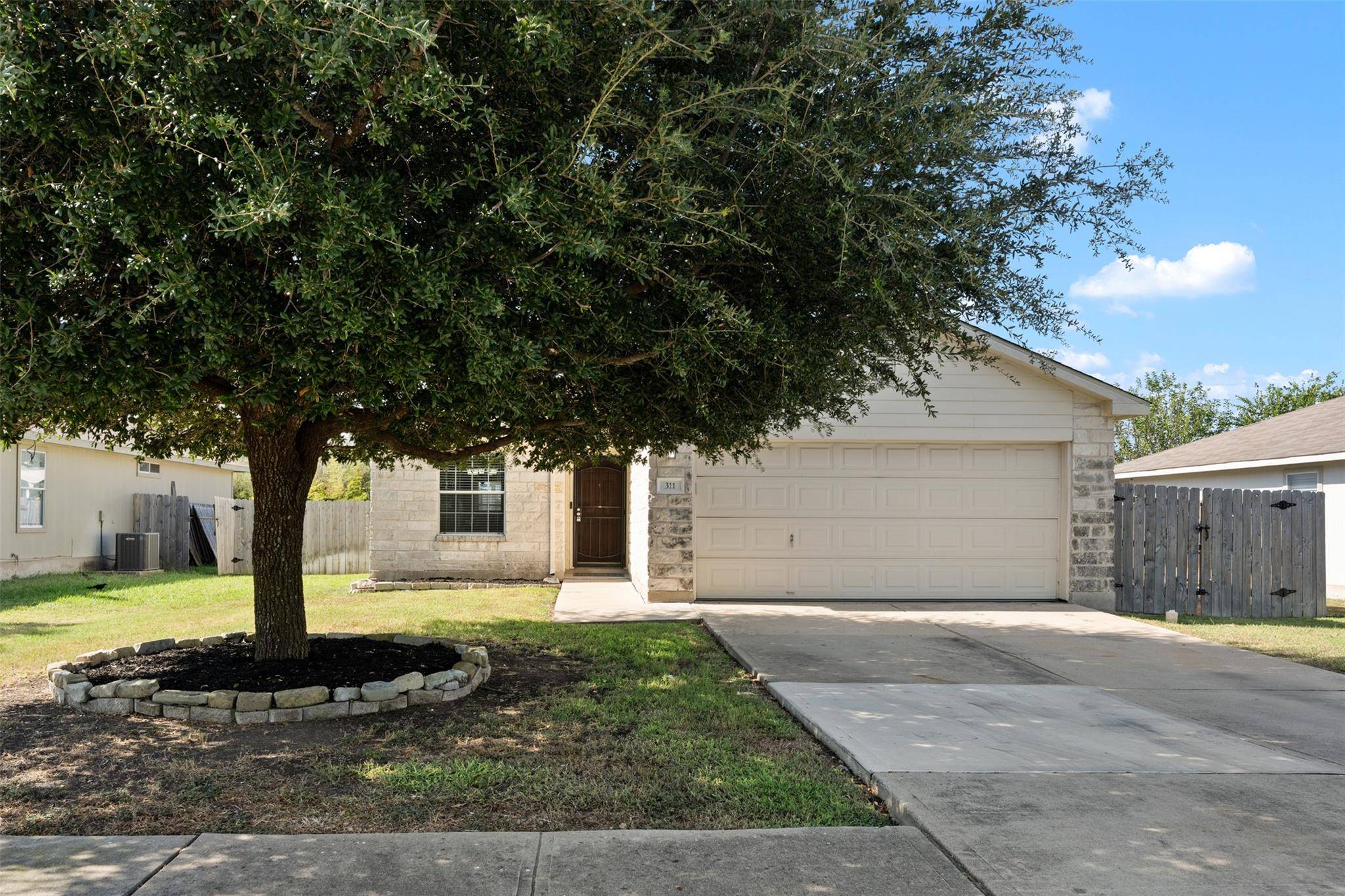 311 Phillips ST, Hutto, TX 78634