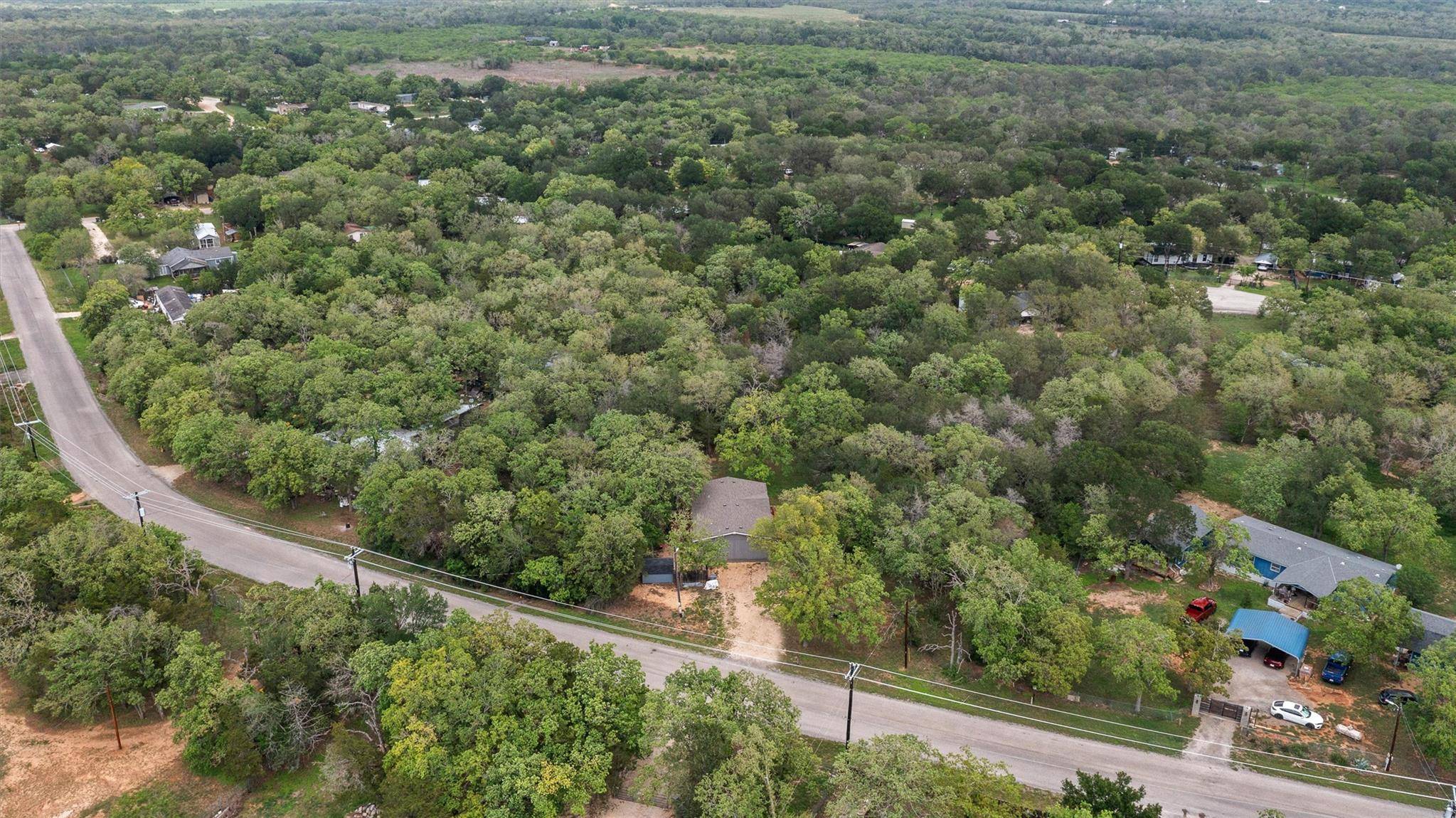 137 Scarlet Harts LN, Dale, TX 78616