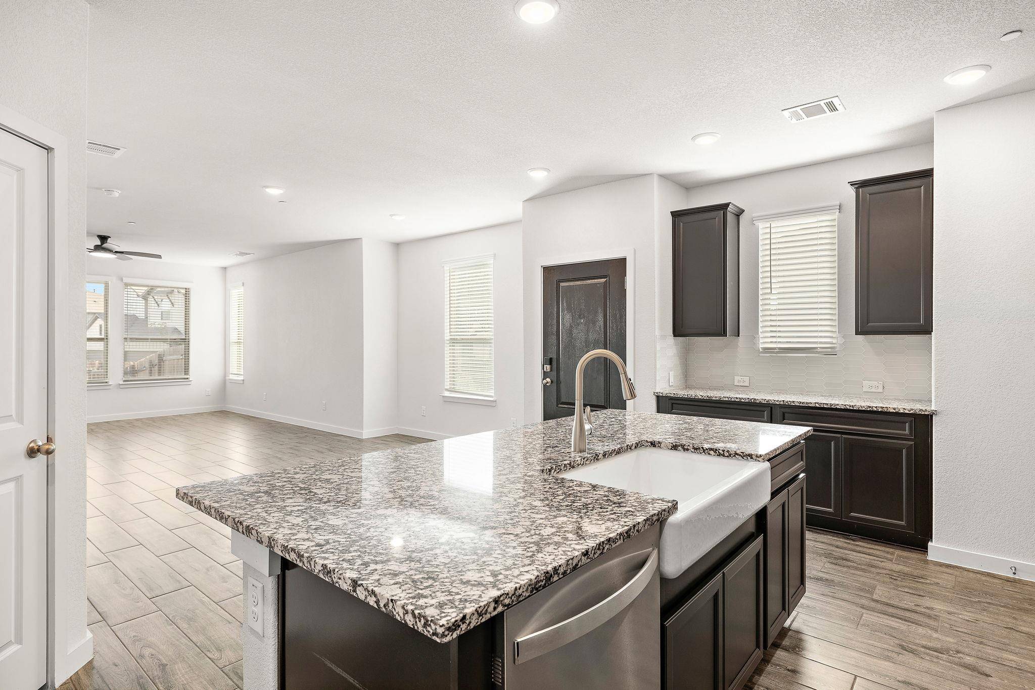 2500 FOREST CREEK DR #201, Round Rock, TX 78664