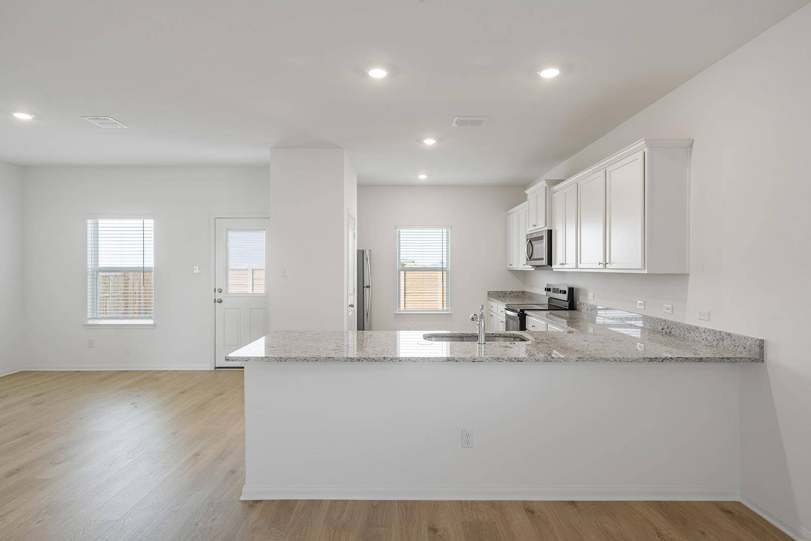 116 Wirepass CRST, Jarrell, TX 76537