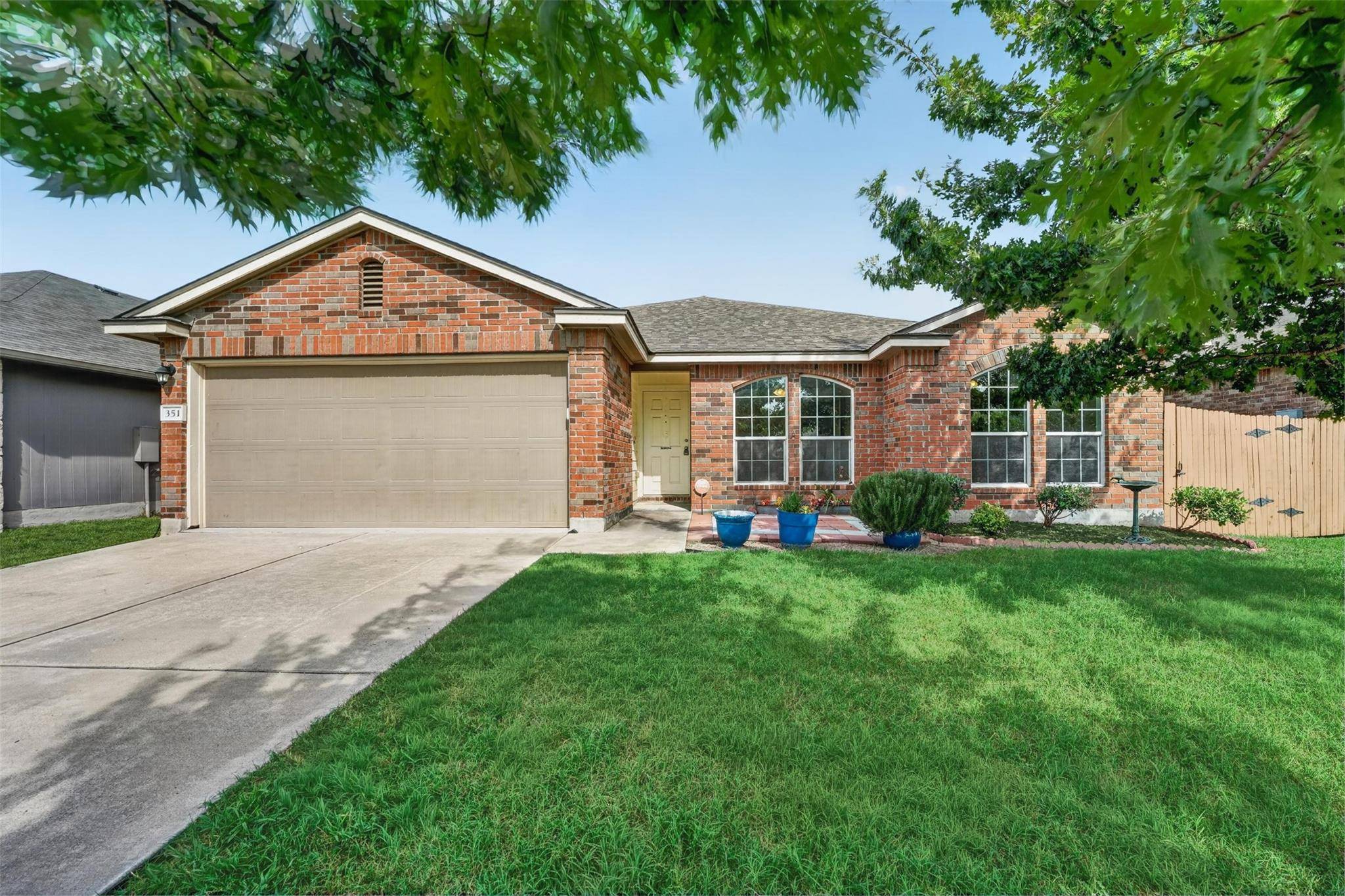 351 Foster LN, Jarrell, TX 76537