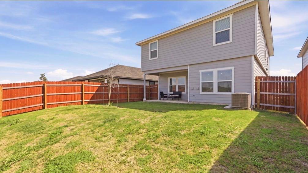 293 Ebbsfleet DR, Uhland, TX 78640