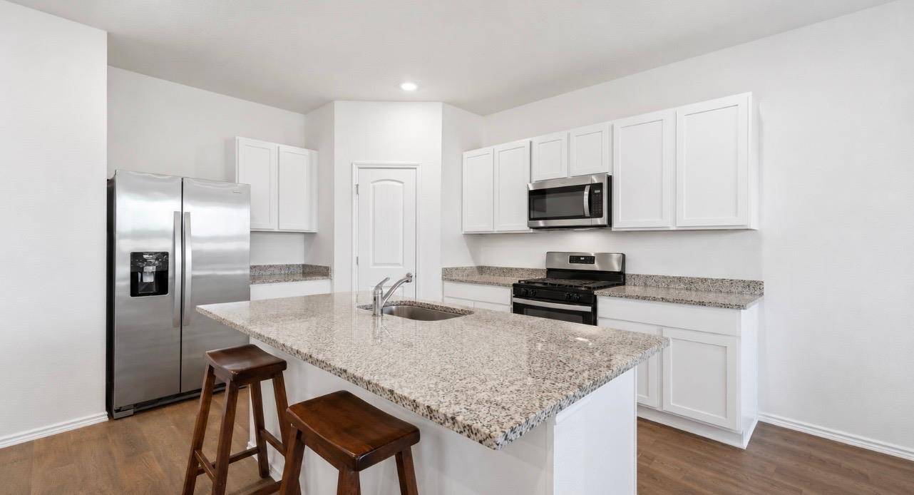 293 Ebbsfleet DR, Uhland, TX 78640