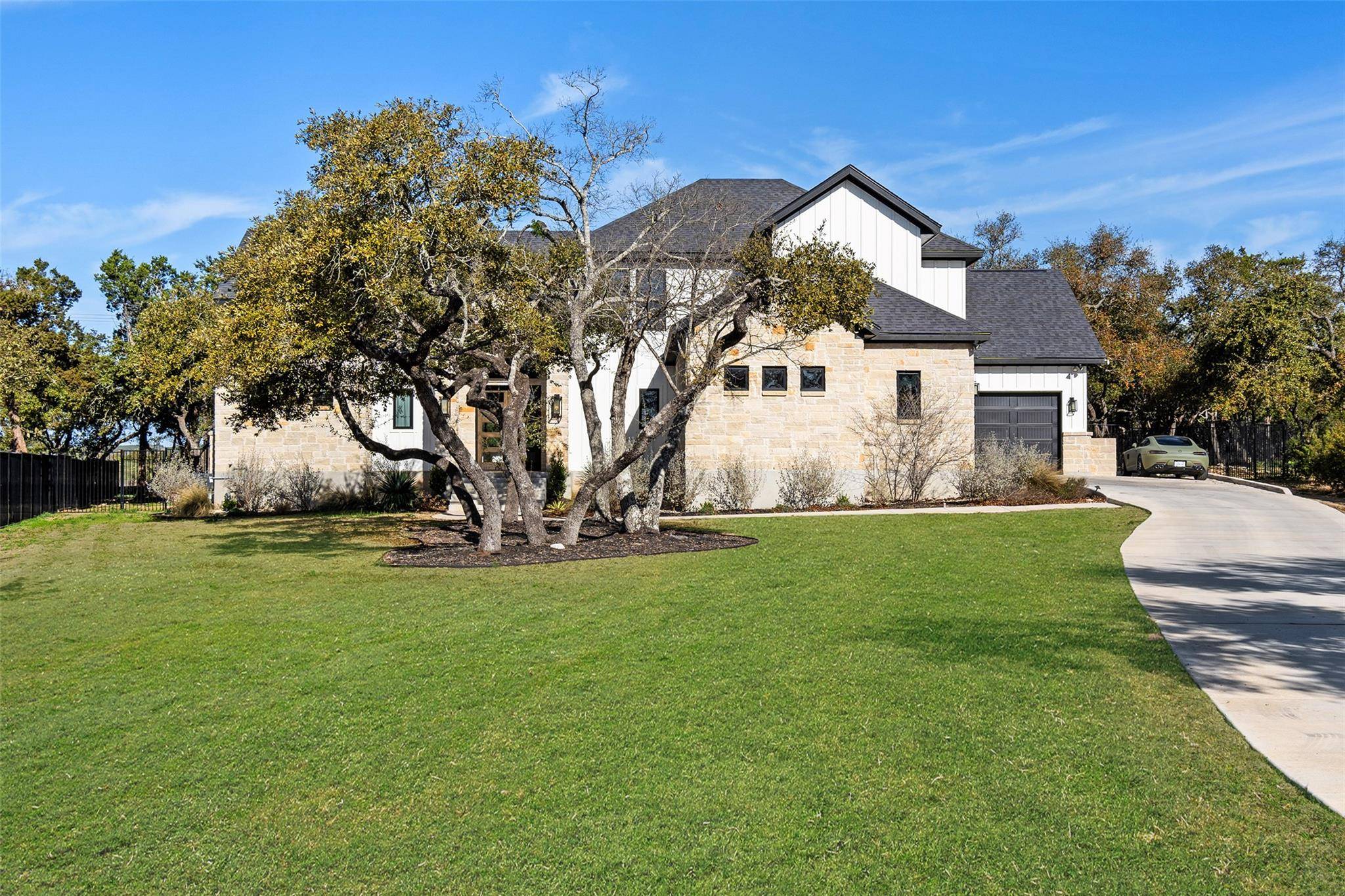 316 Stockman DR, Dripping Springs, TX 78620