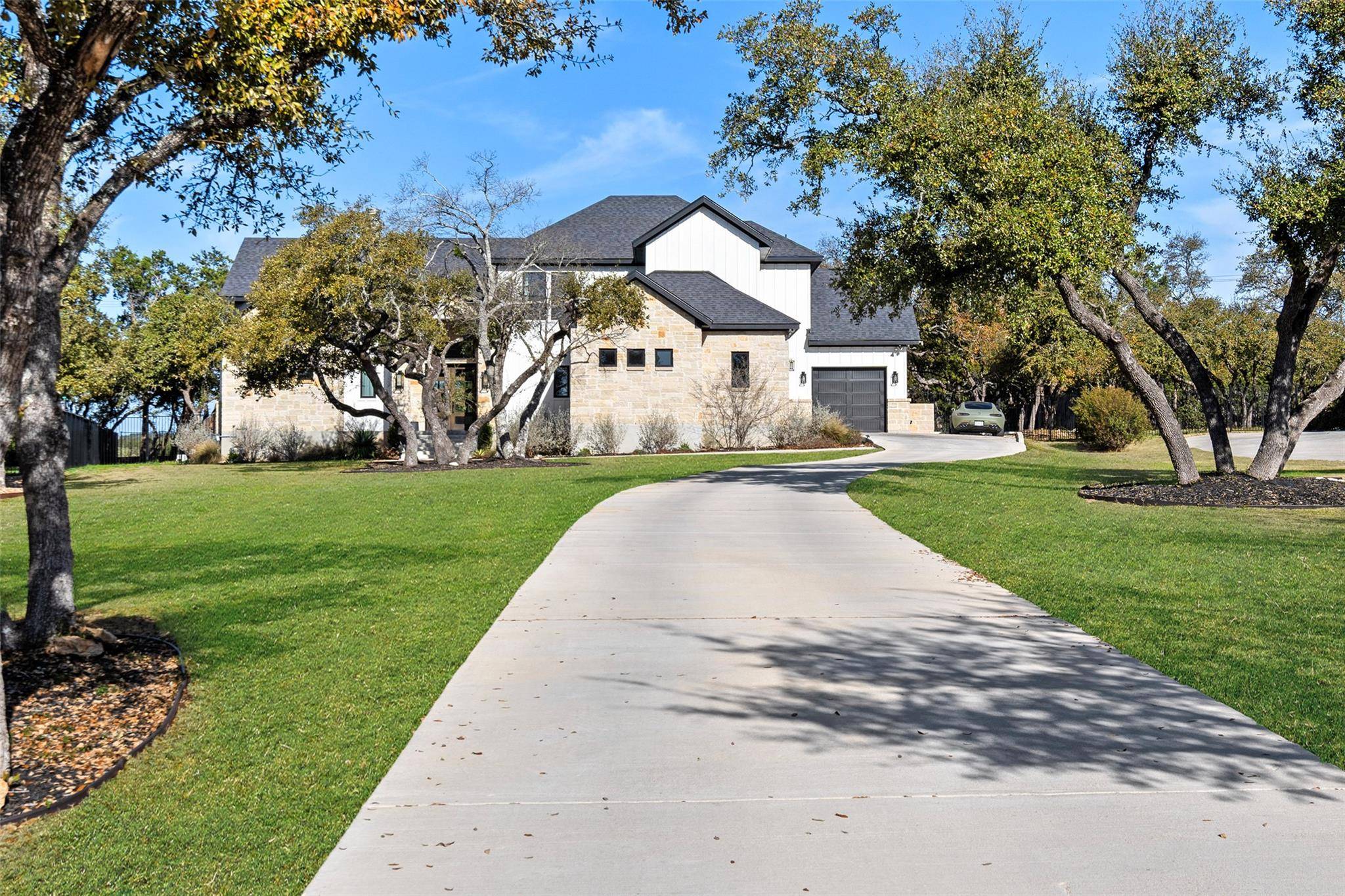 316 Stockman DR, Dripping Springs, TX 78620