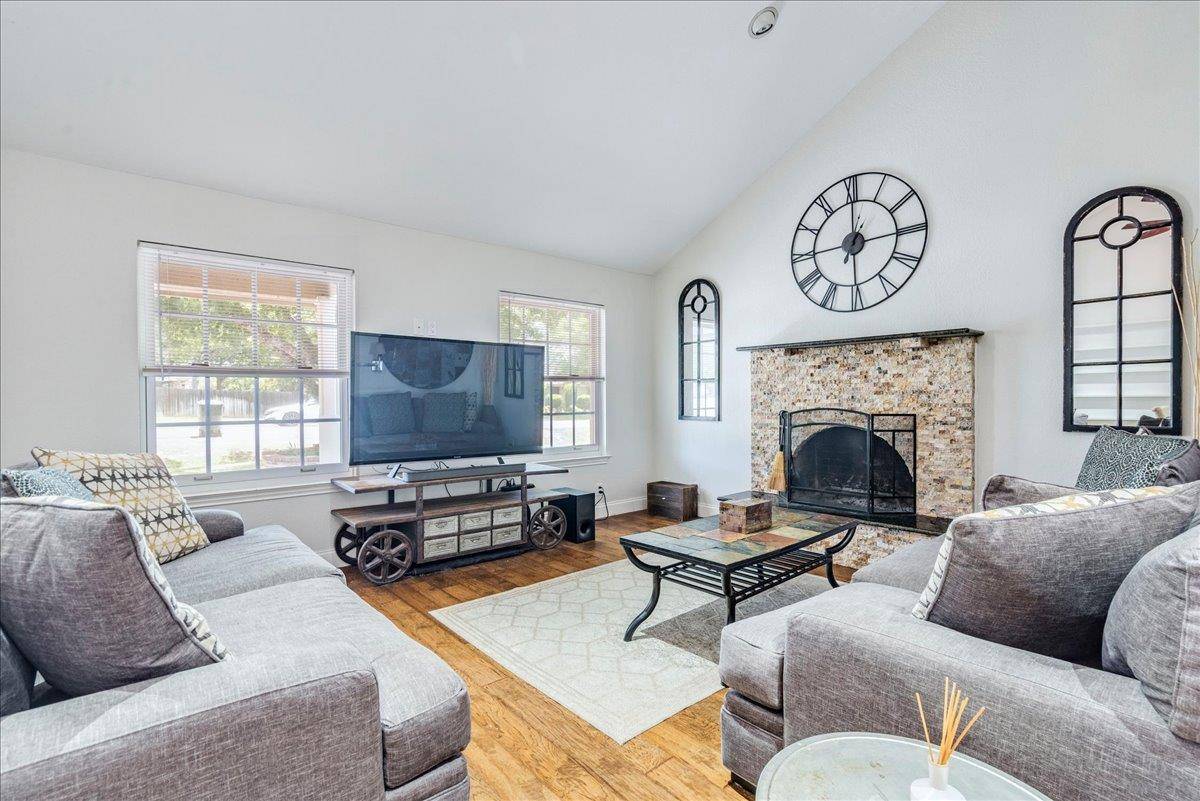 301 Verbena DR, Kyle, TX 78640