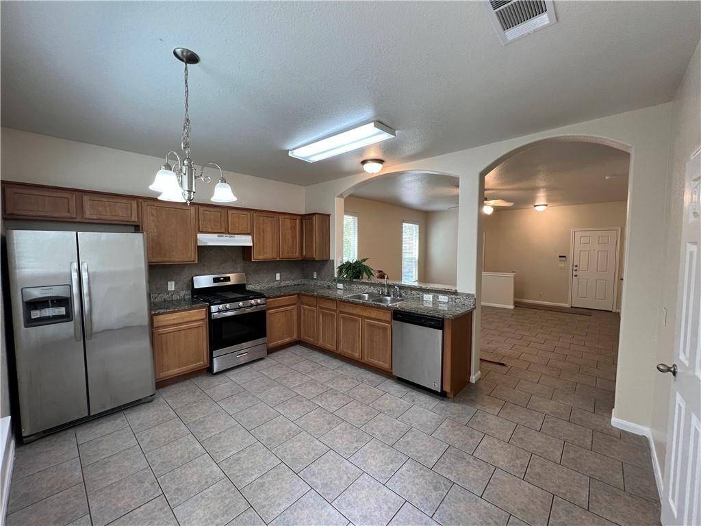 2400 Allred DR #B, Austin, TX 78748