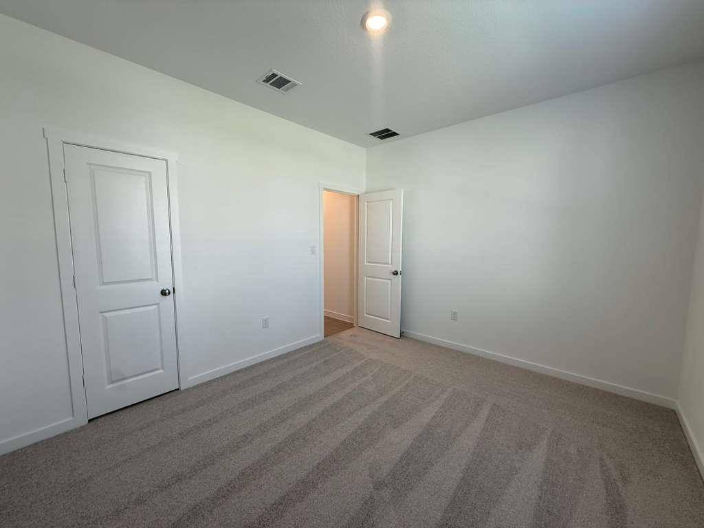 124 Brabham LOOP, Hutto, TX 78634