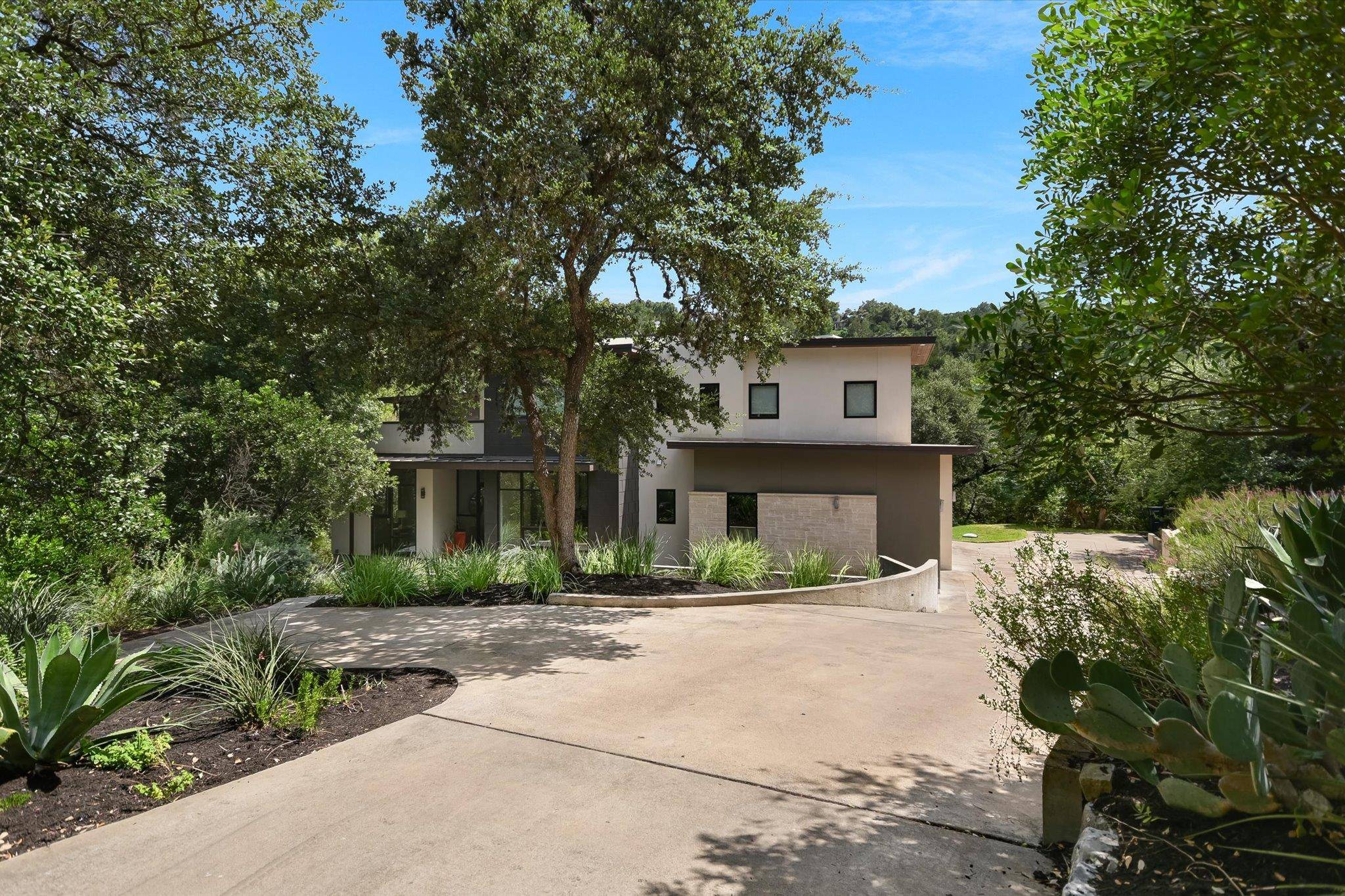 500 Laurel Valley RD, West Lake Hills, TX 78746