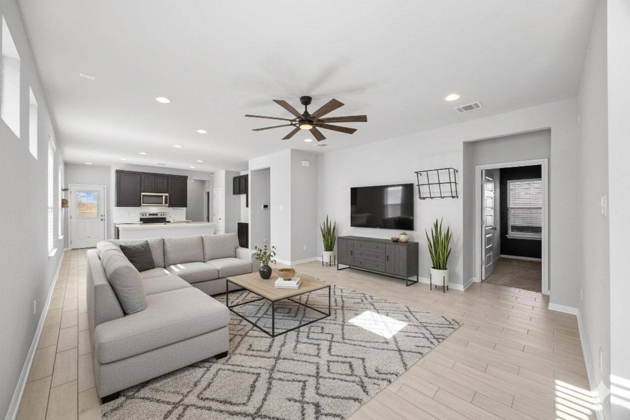 225 Unforgiven LN, Jarrell, TX 76537