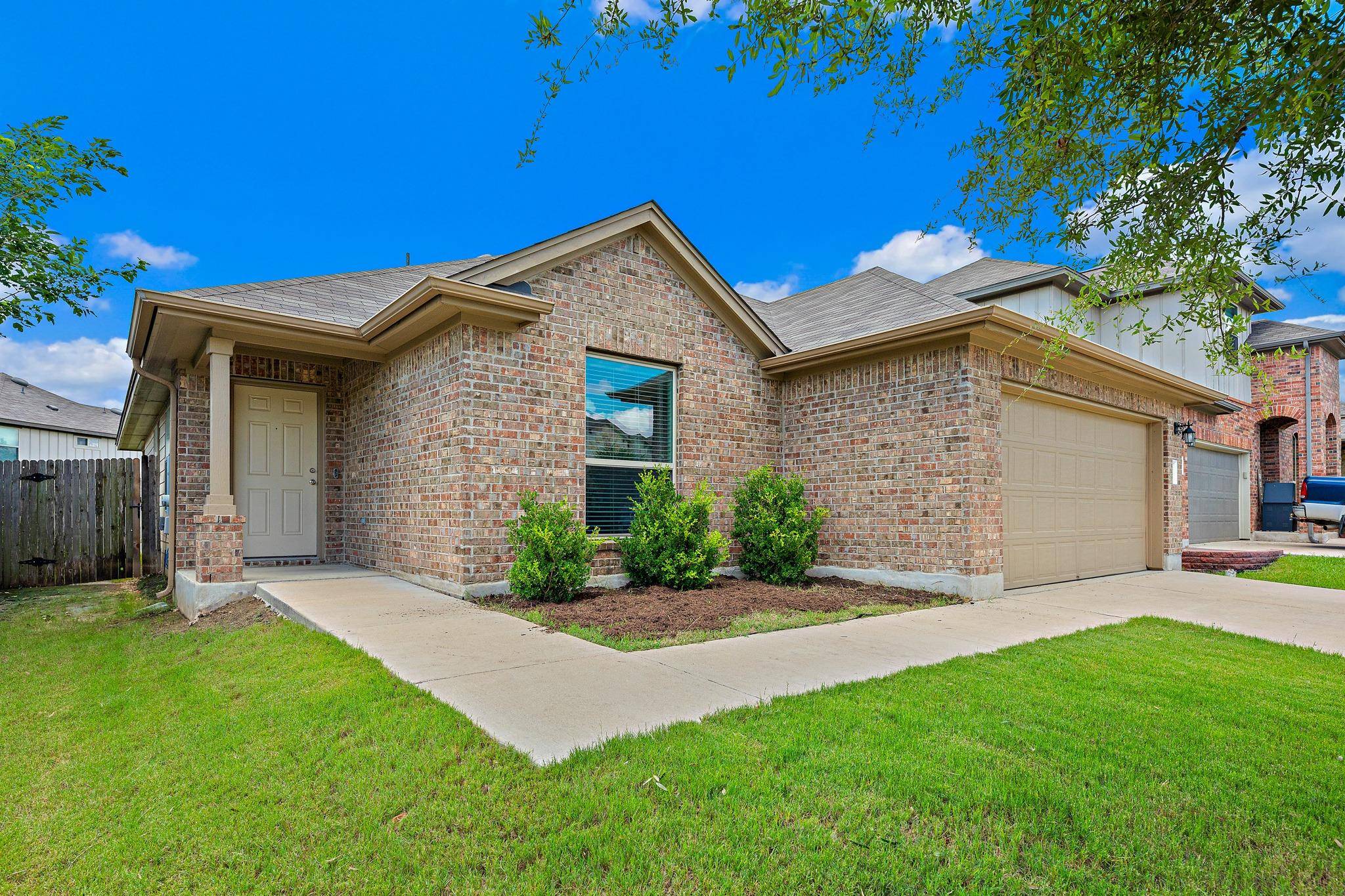 382 Limerick RD, Buda, TX 78610