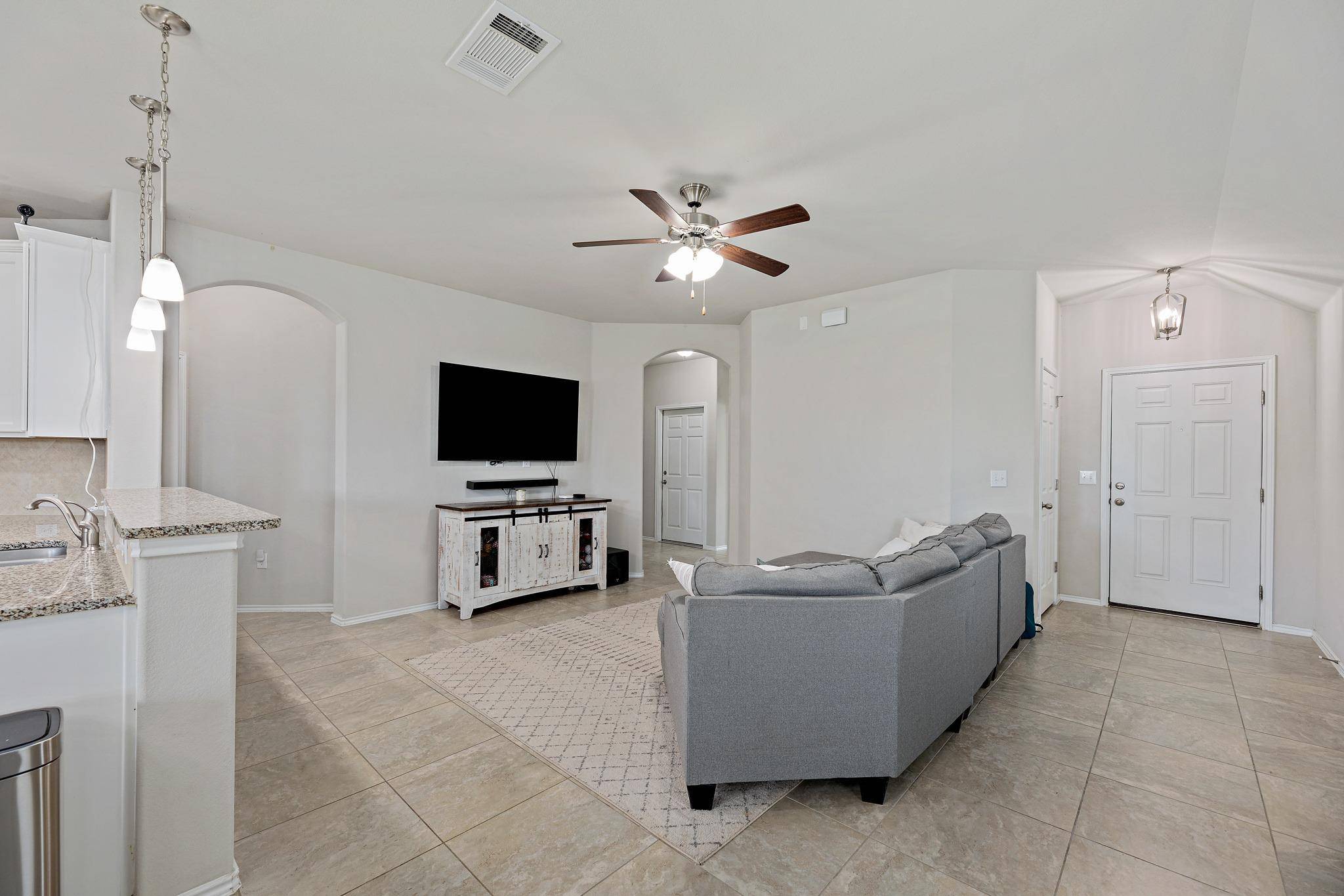 382 Limerick RD, Buda, TX 78610