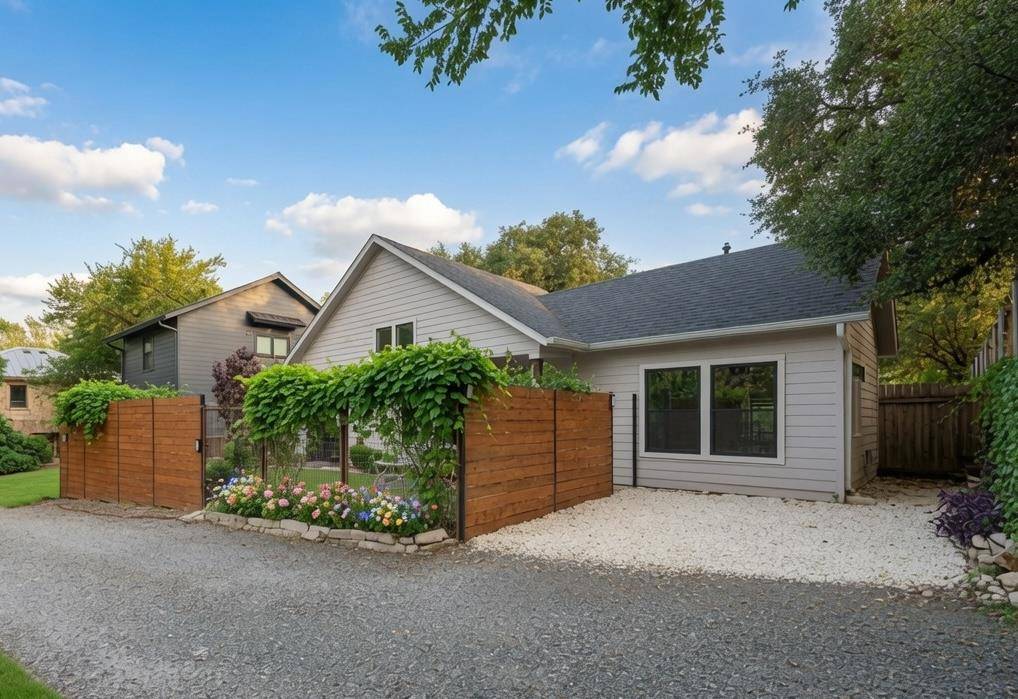 804 W Annie ST #2, Austin, TX 78704