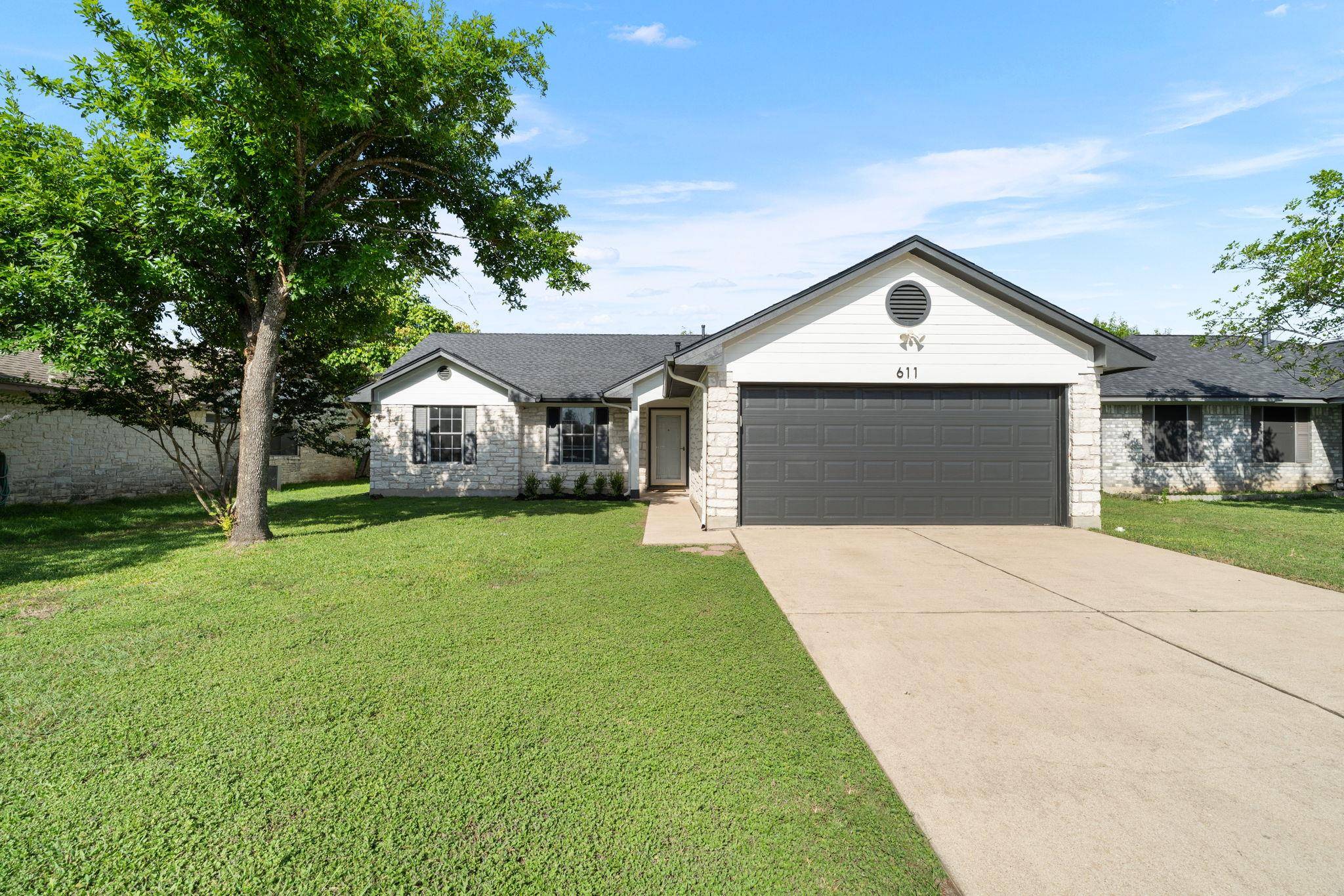 611 Clearcreek DR, Leander, TX 78641