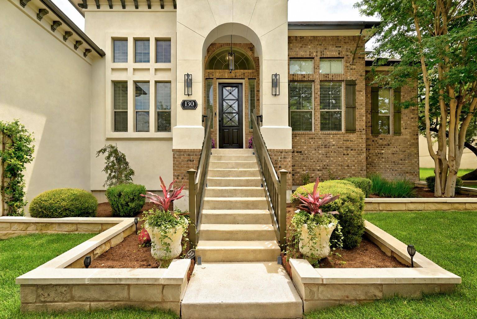 130 Granite LN, Austin, TX 78737