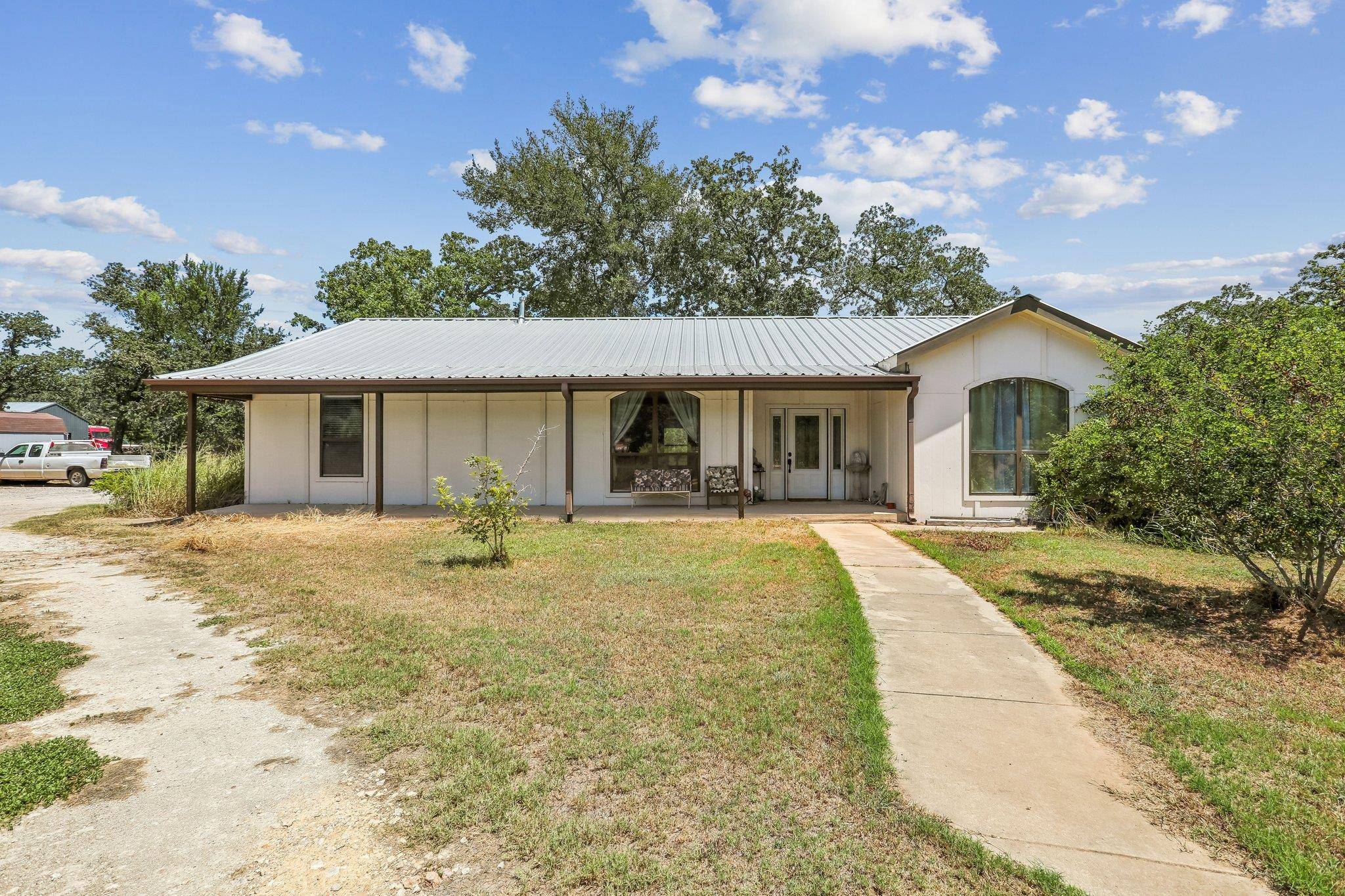 286 Simpson Ave, Cedar Creek, TX 78612