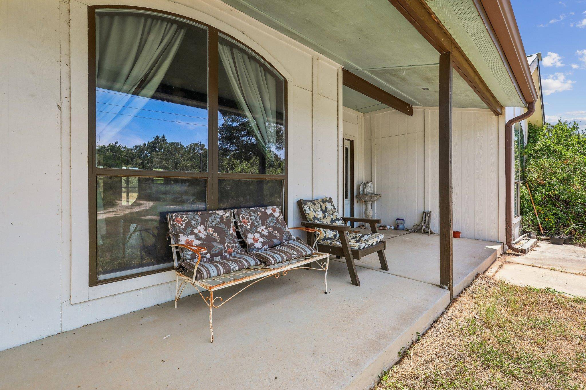 286 Simpson Ave, Cedar Creek, TX 78612