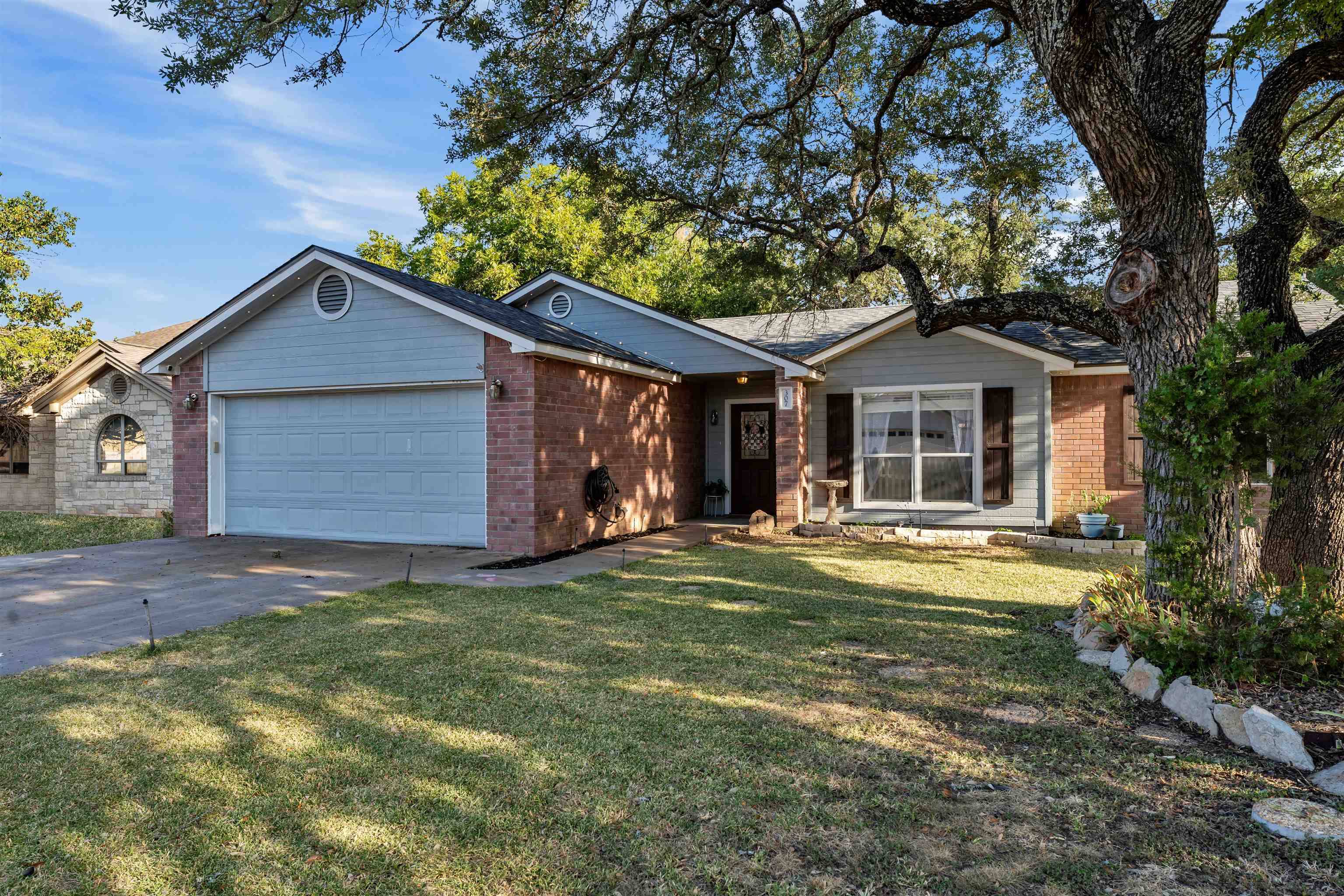 307 Fox XING, Burnet, TX 78611