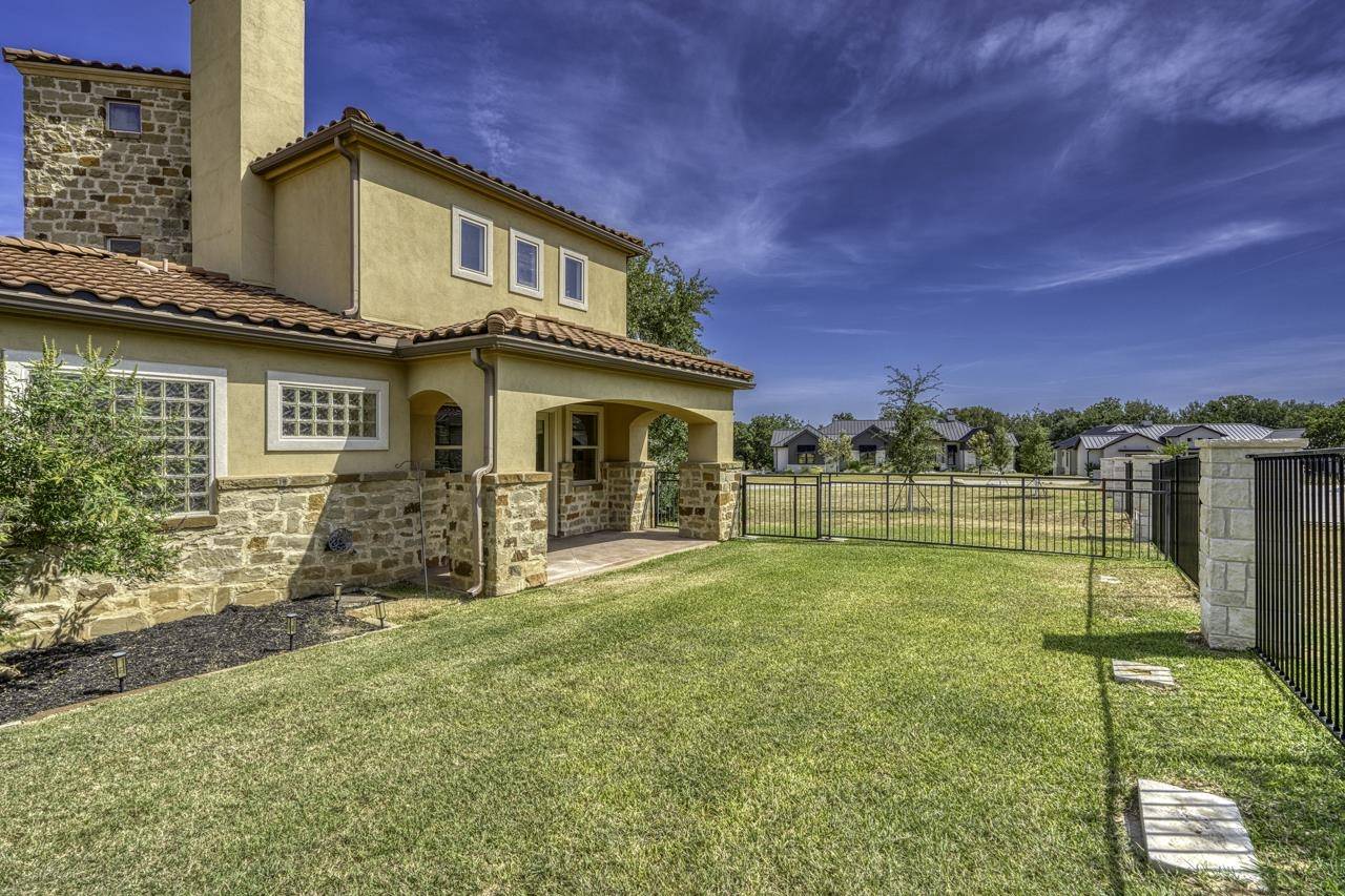101 Maravilla Way, Horseshoe Bay, TX 78657