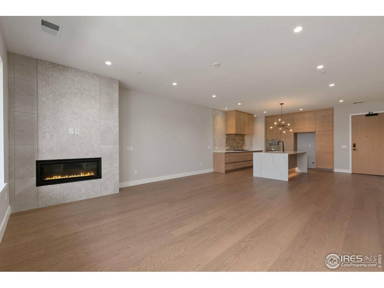 205 E 6th #302, Loveland, CO 80537