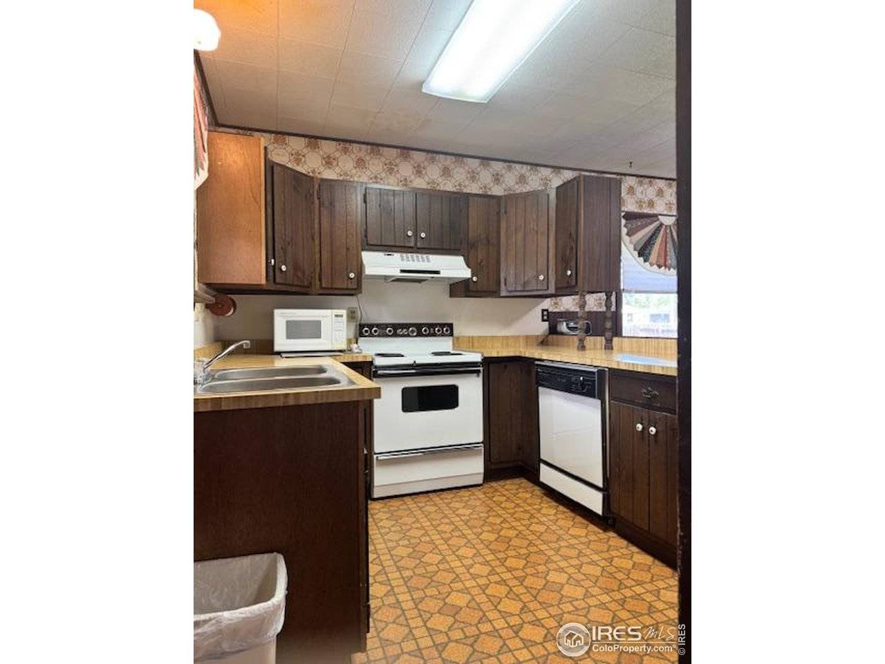141 N Walker, Haxtun, CO 80731