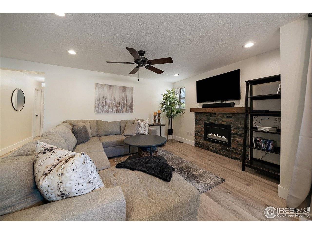 6705 S Field #801, Littleton, CO 80128