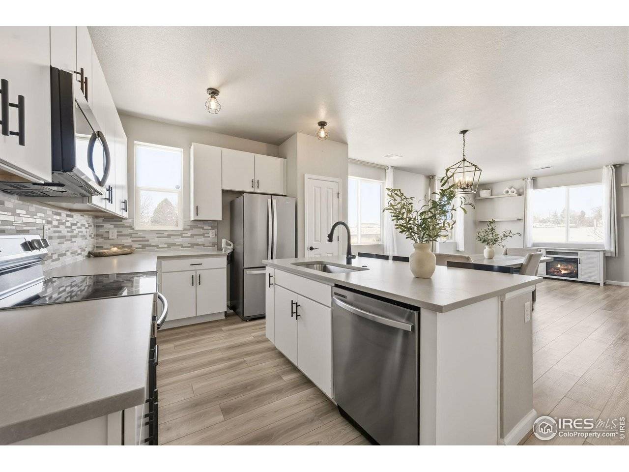 2463 Harlequin, Johnstown, CO 80534