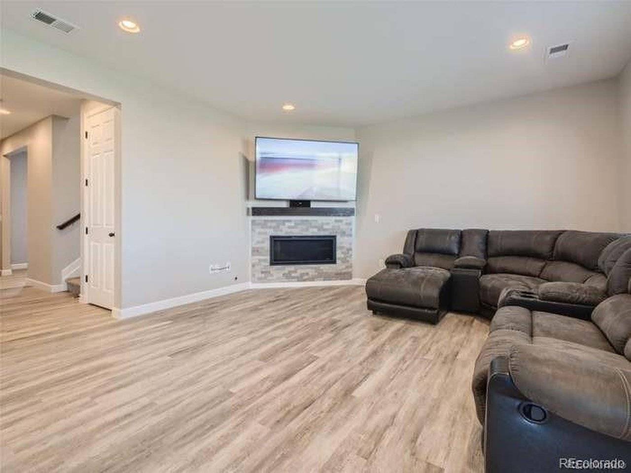 27431 E 10th, Aurora, CO 80018