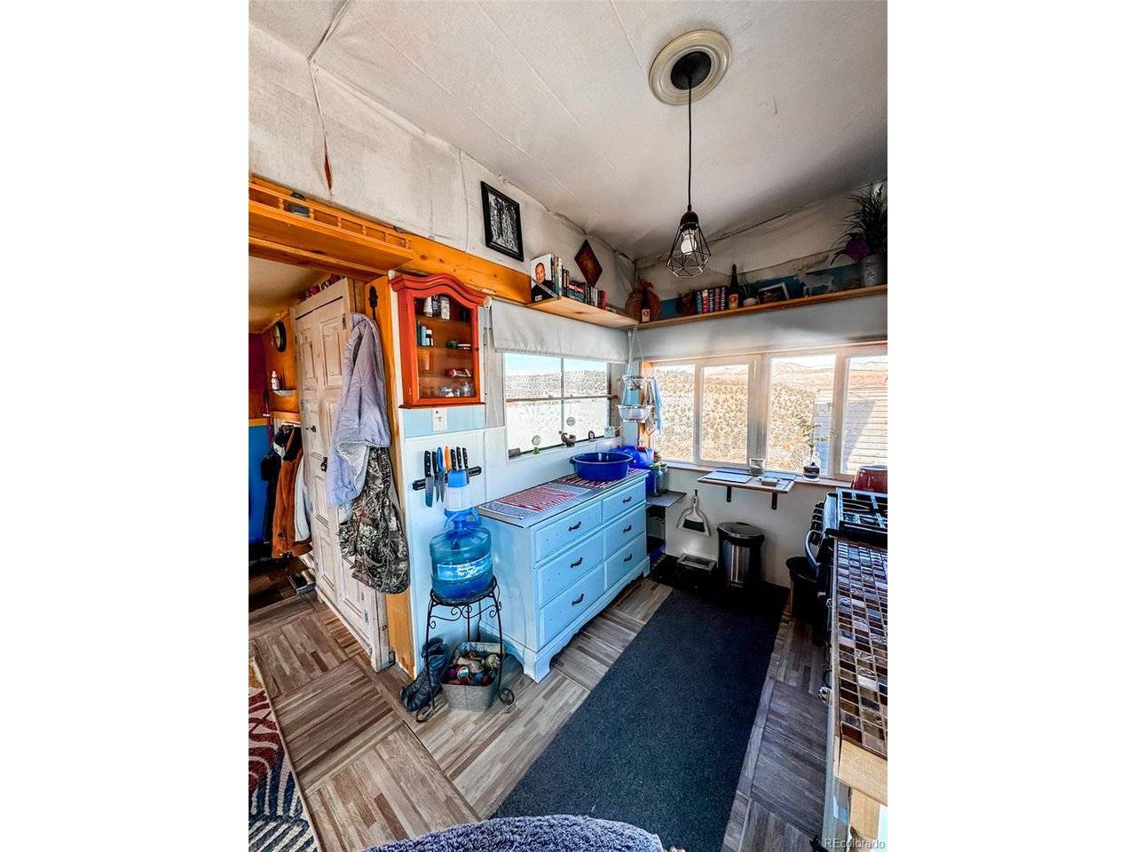 1725 35 1/10, De Beque, CO 81630