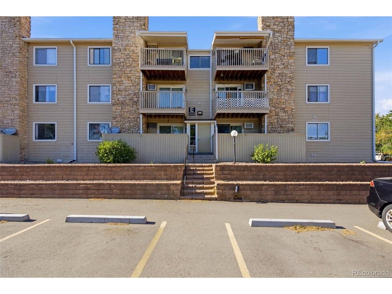381 S Ames #E203, Lakewood, CO 80226
