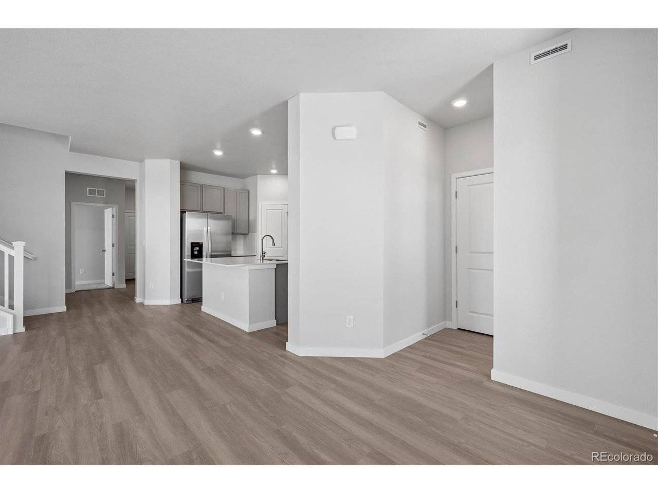 4709 N Valdai, Aurora, CO 80019
