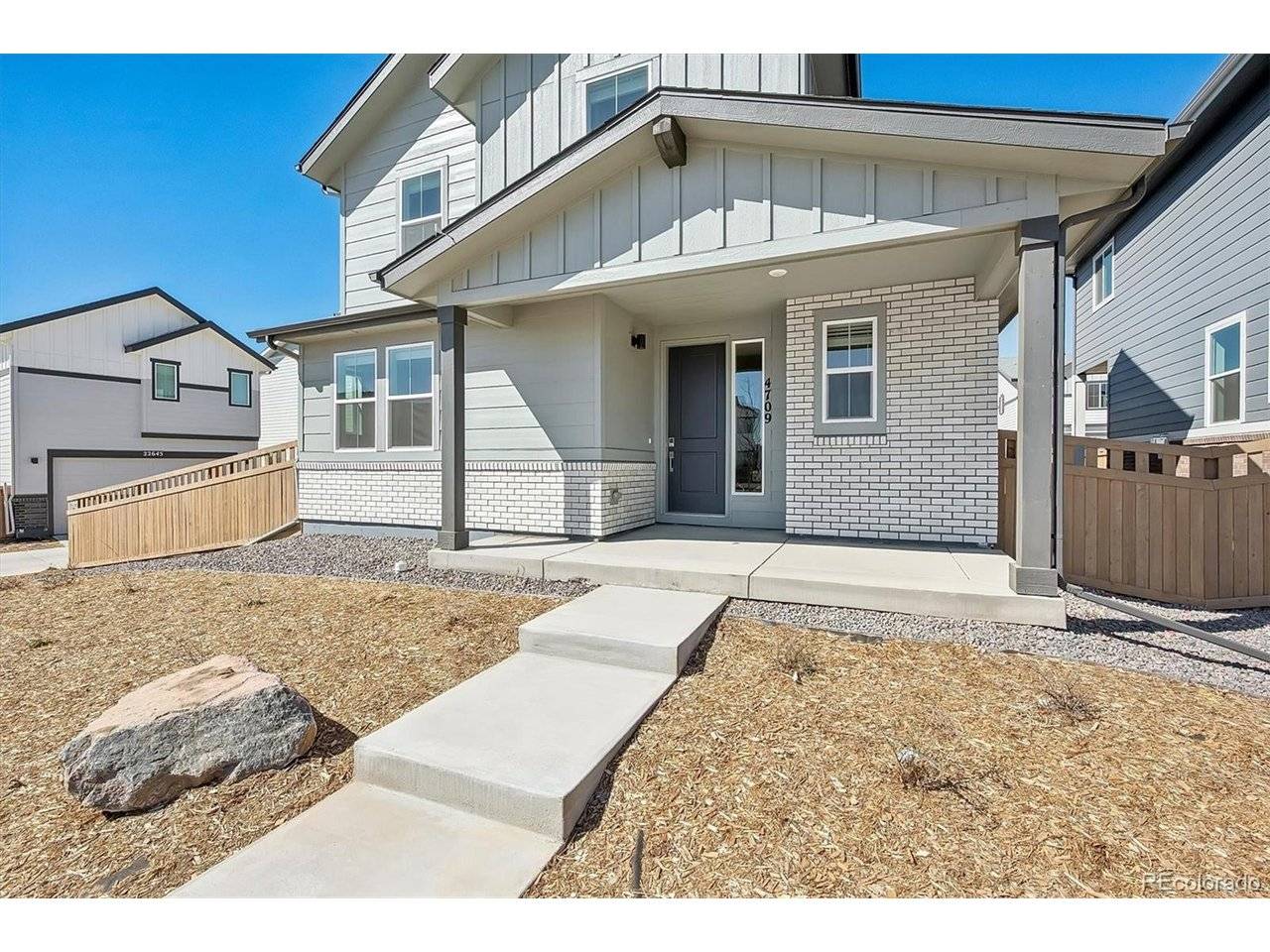 4709 N Valdai, Aurora, CO 80019