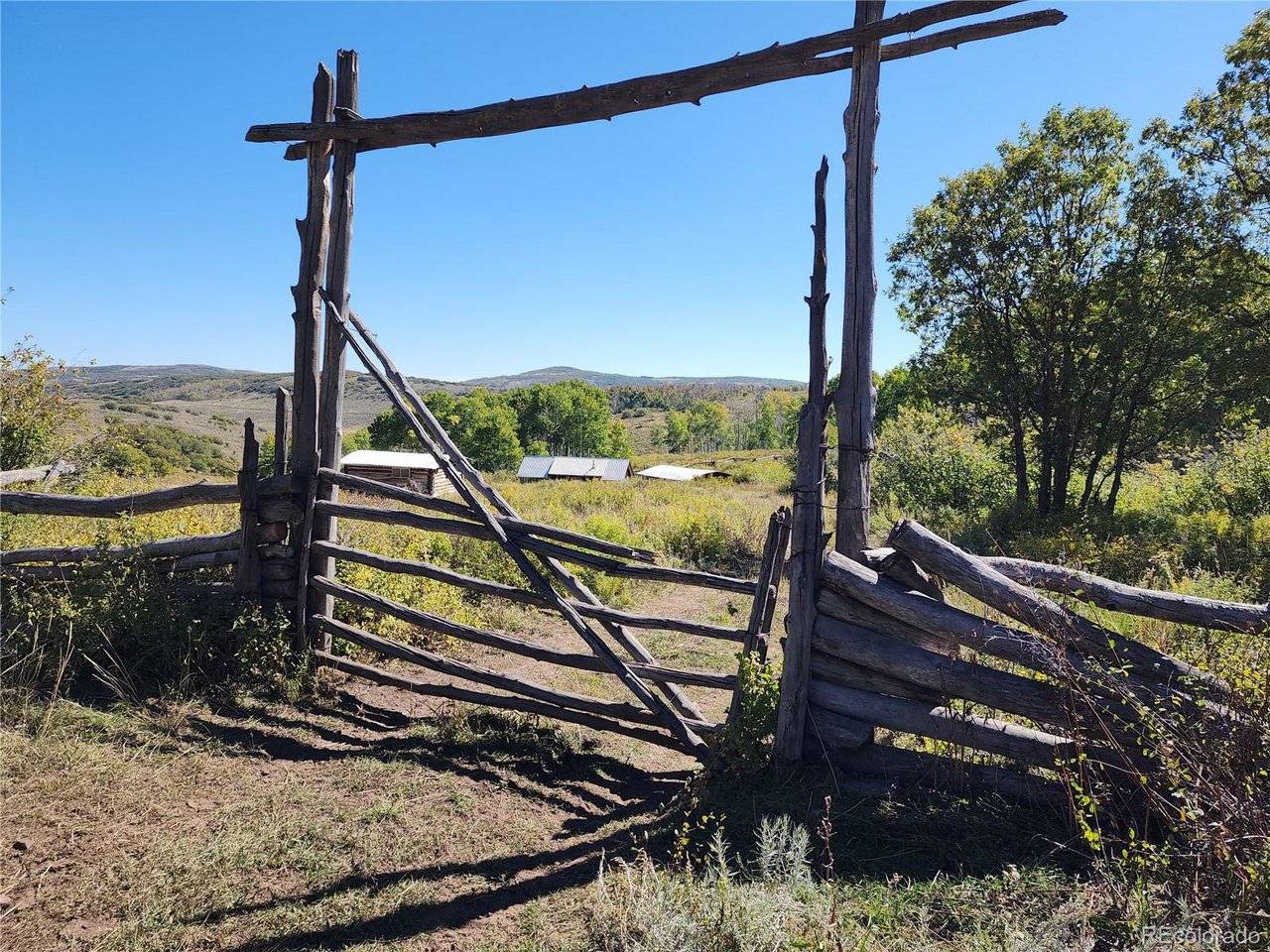 2586 26 1/10, Gateway, CO 81522