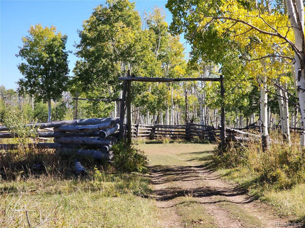 2586 26 1/10, Gateway, CO 81522
