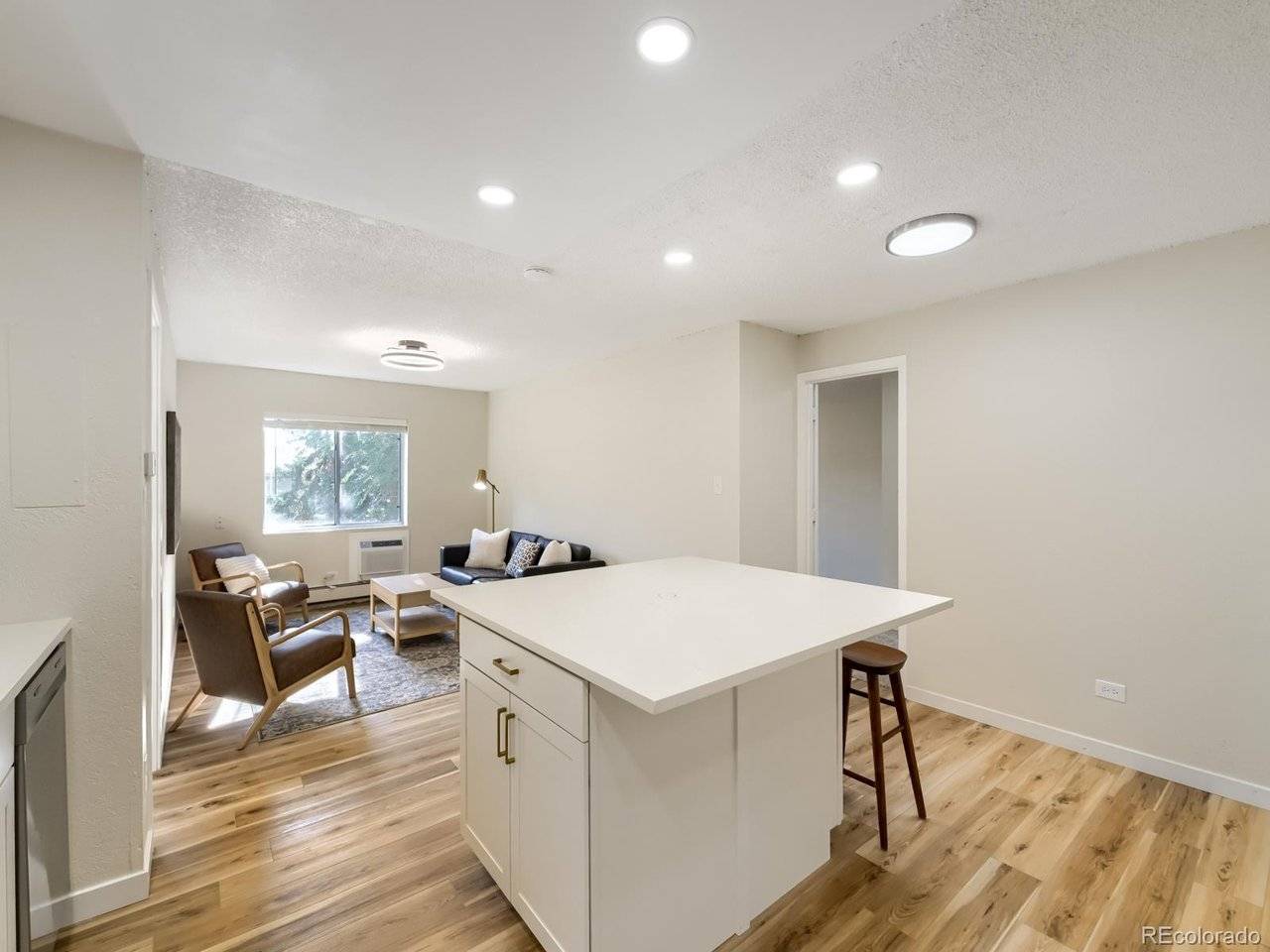 707 W 96th #9, Denver, CO 80260