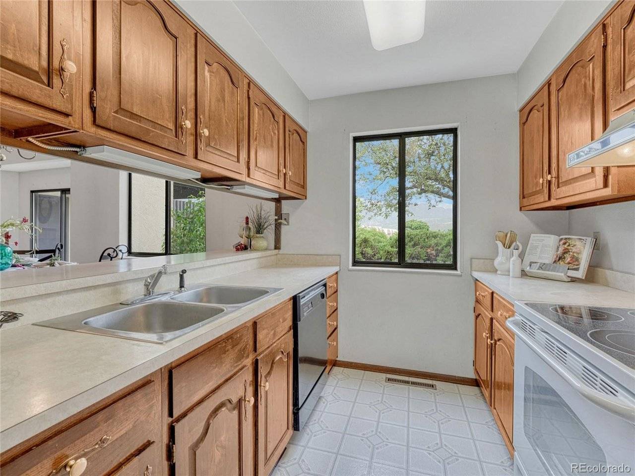 1146 Fontmore #A, Colorado Springs, CO 80904